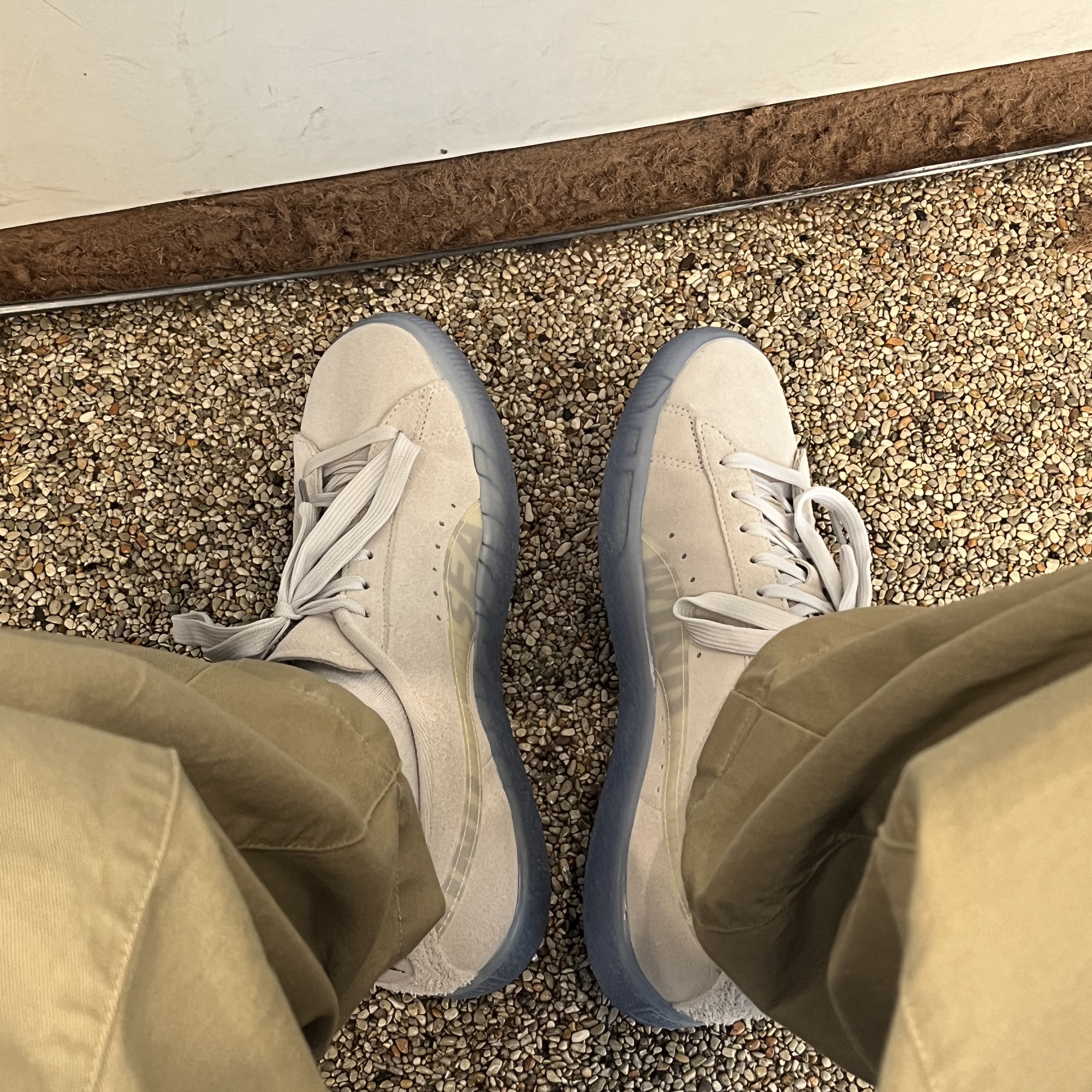 Puma x Wind and Sea Suede VTG Marshmallow 착용 스타일 - 2
