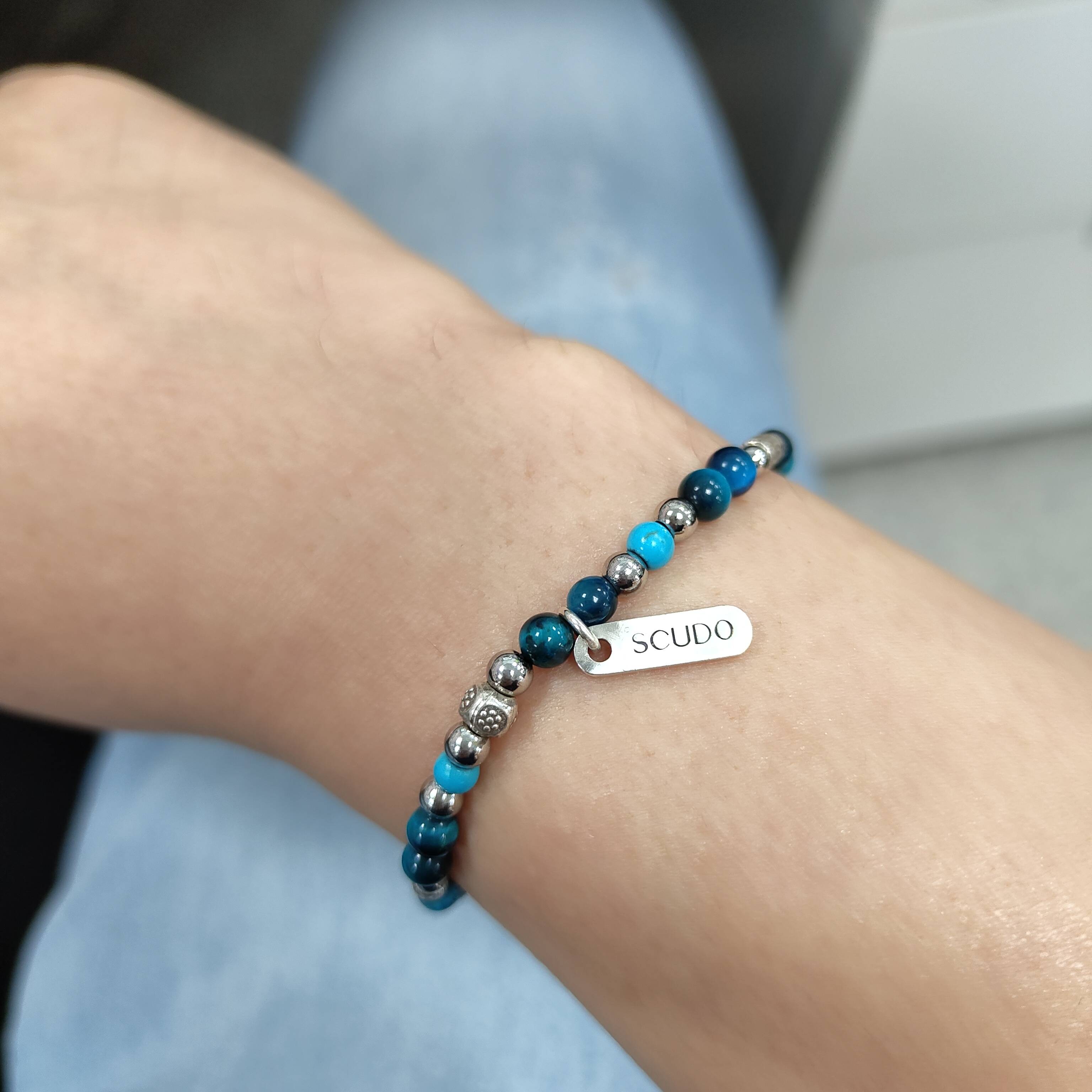 Scudo Karen Beads Bracelet Ocean Blue 착용 스타일