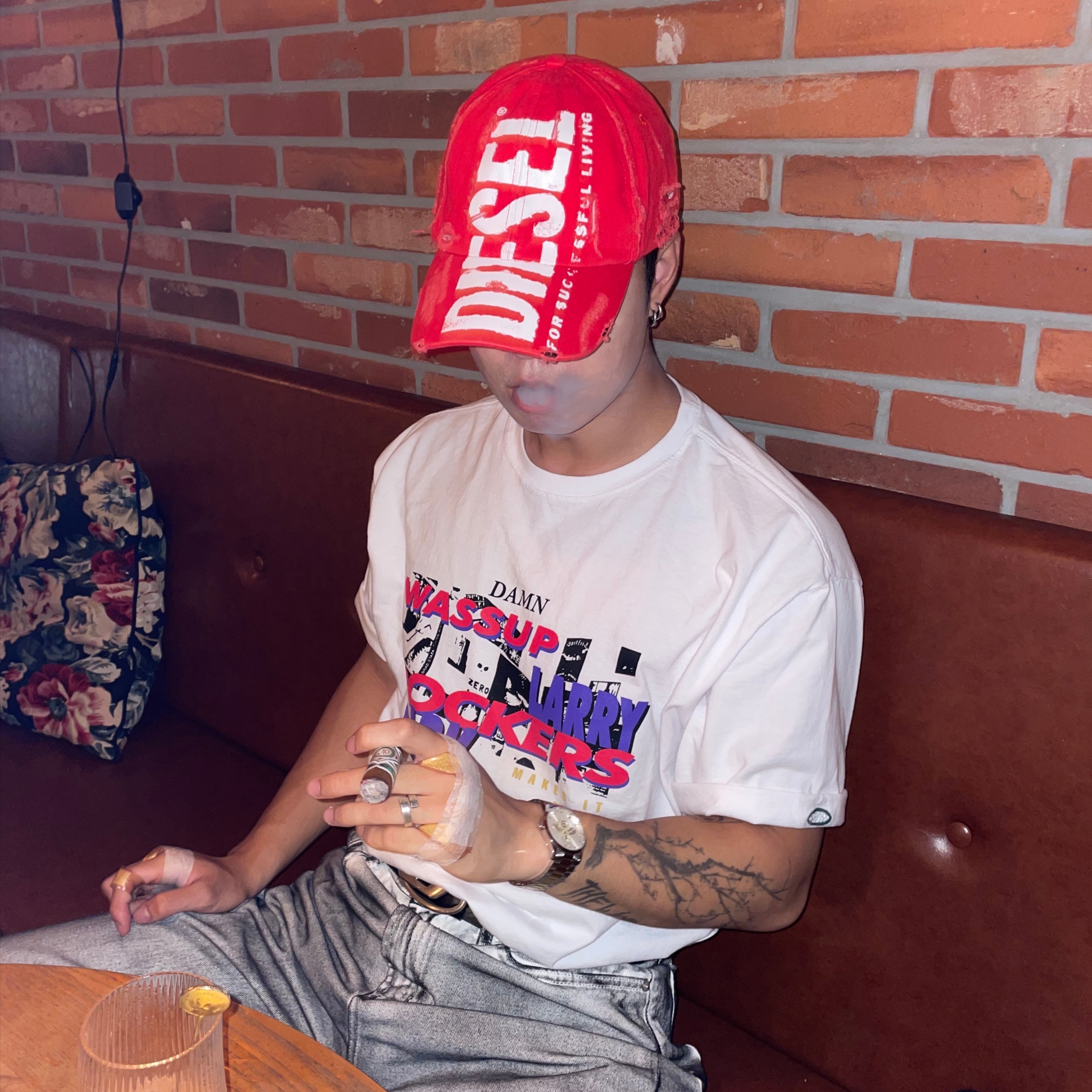 Diesel C-Ewan Baseball Cap with Diesel Lettering Red 착용 스타일