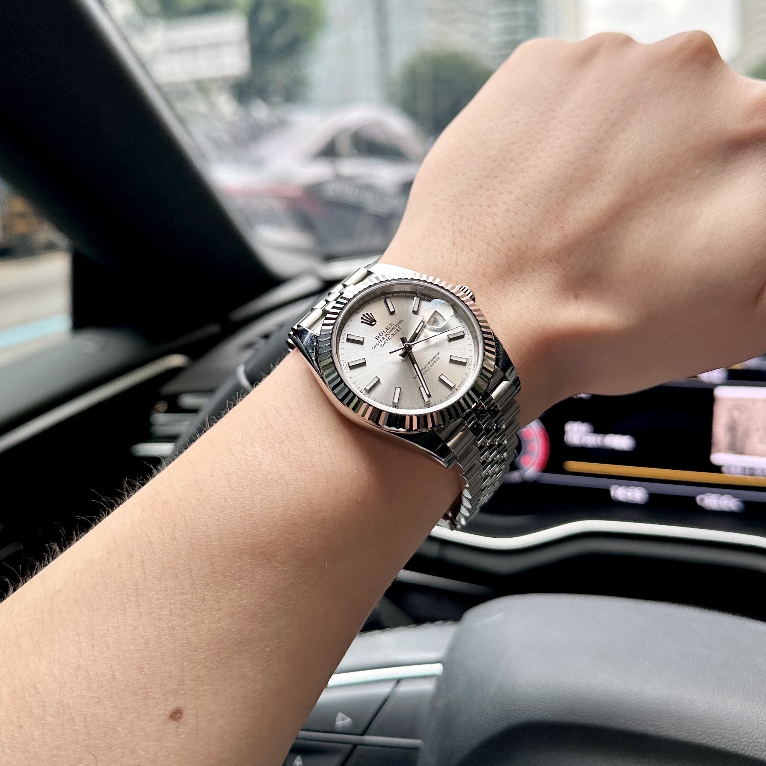 Rolex Datejust 41mm 126334 Silver Jubilee 착용 스타일 - 1