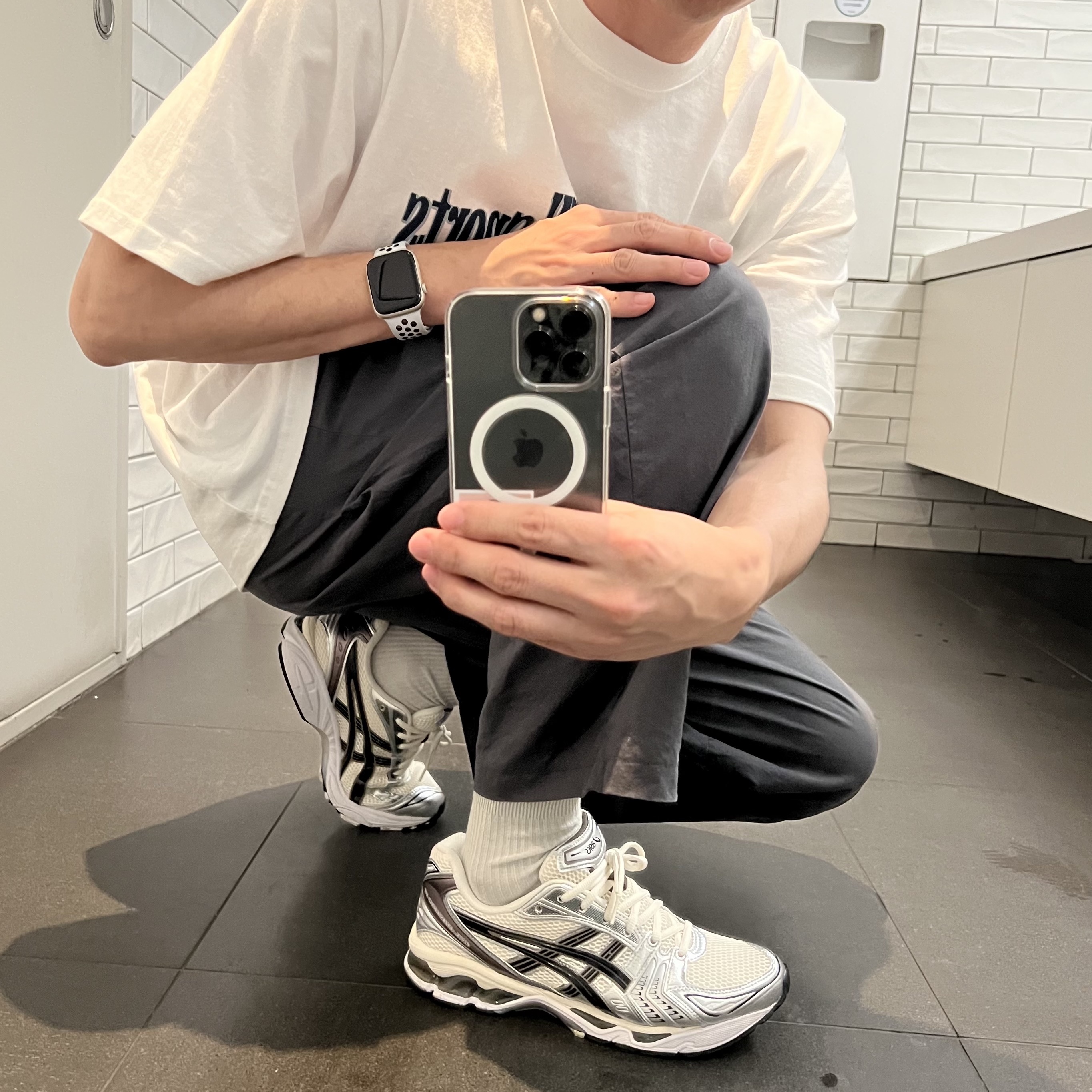 Asics Gel-Kayano 14 Cream Black 착용 스타일 - 3