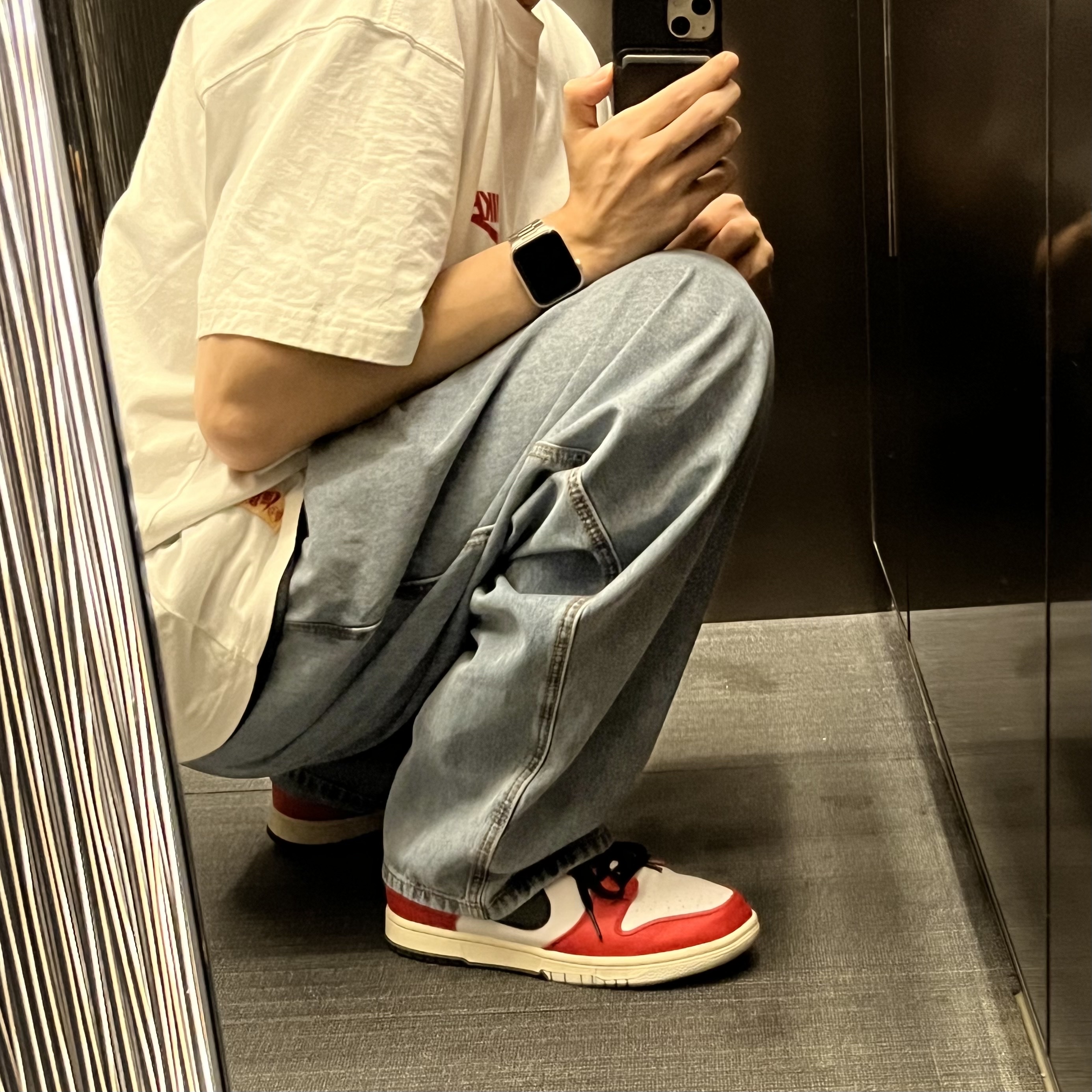 Nike Dunk Low Retro PRM University Red Black 착용 스타일 - 1