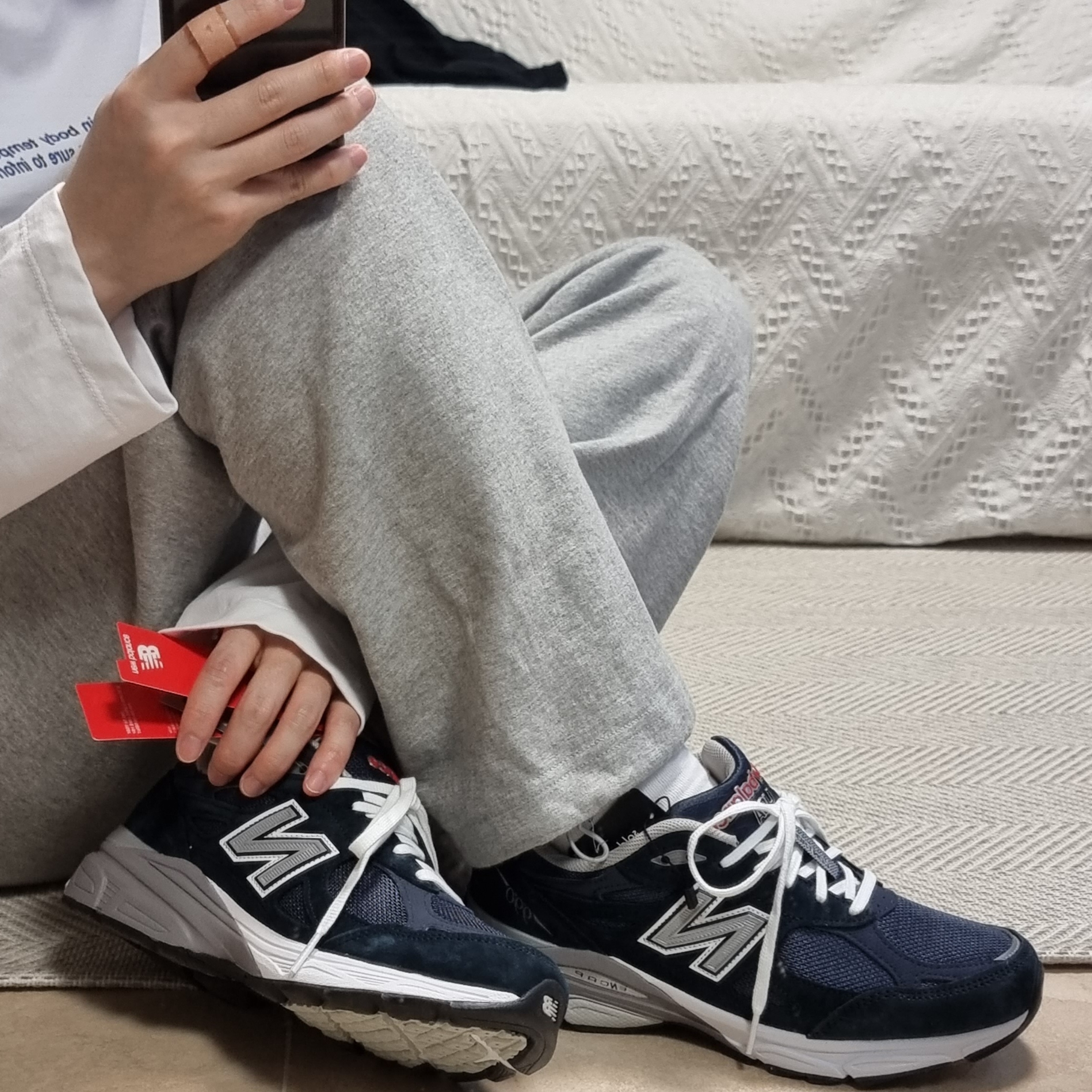 New Balance 990v3 Made in USA Navy - D Standard 착용 스타일 - 1