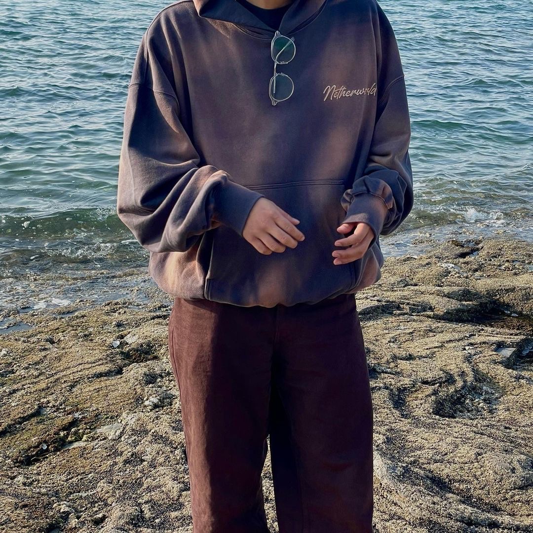 Netherworld Washed Hoodie Grey 착용 스타일