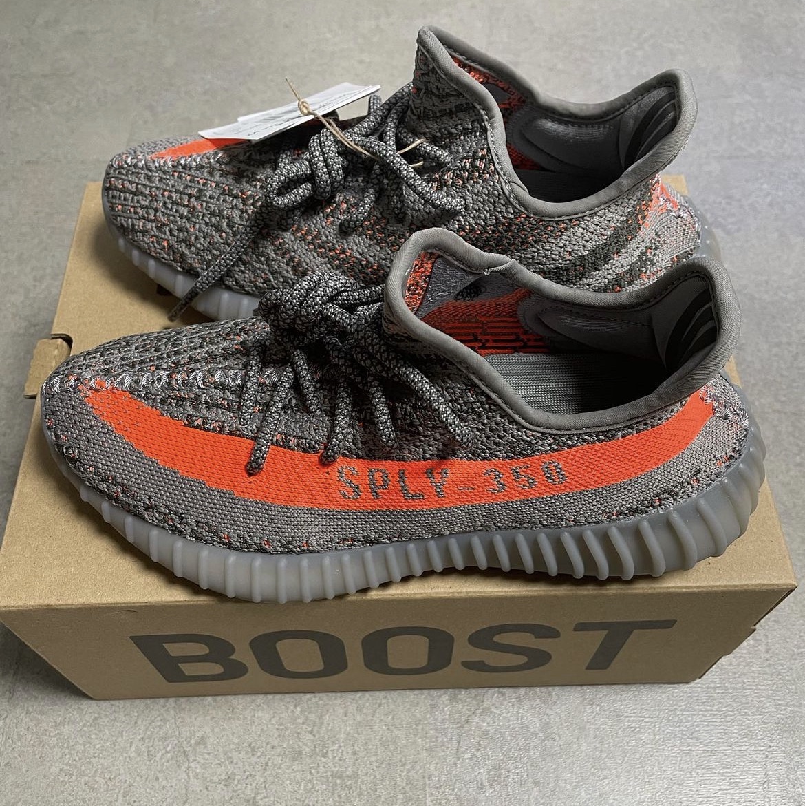 Adidas Yeezy Boost 350 V2 Beluga - Reflective 착용 스타일