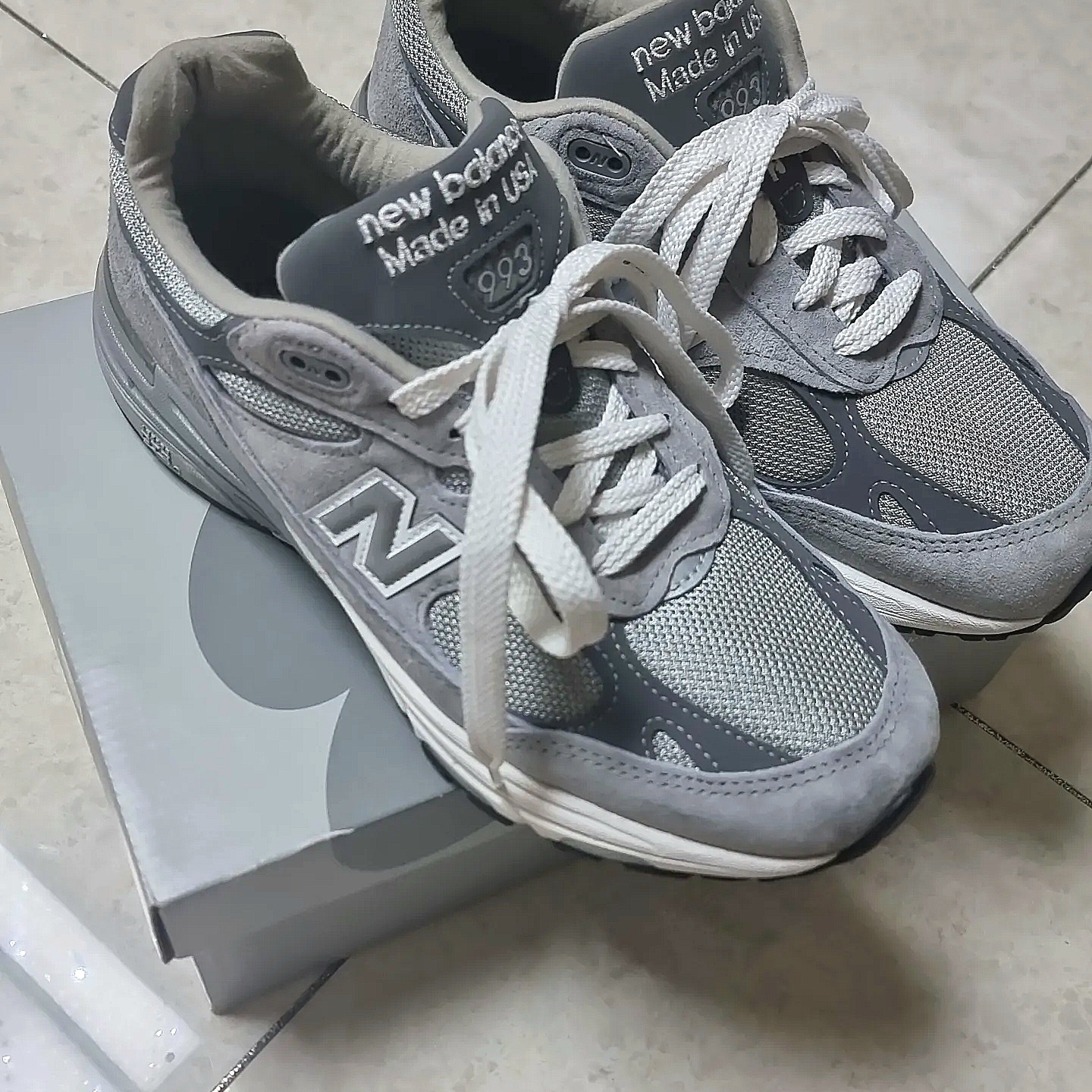 New Balance 993 Made in USA Grey - 2E Wide 착용 스타일