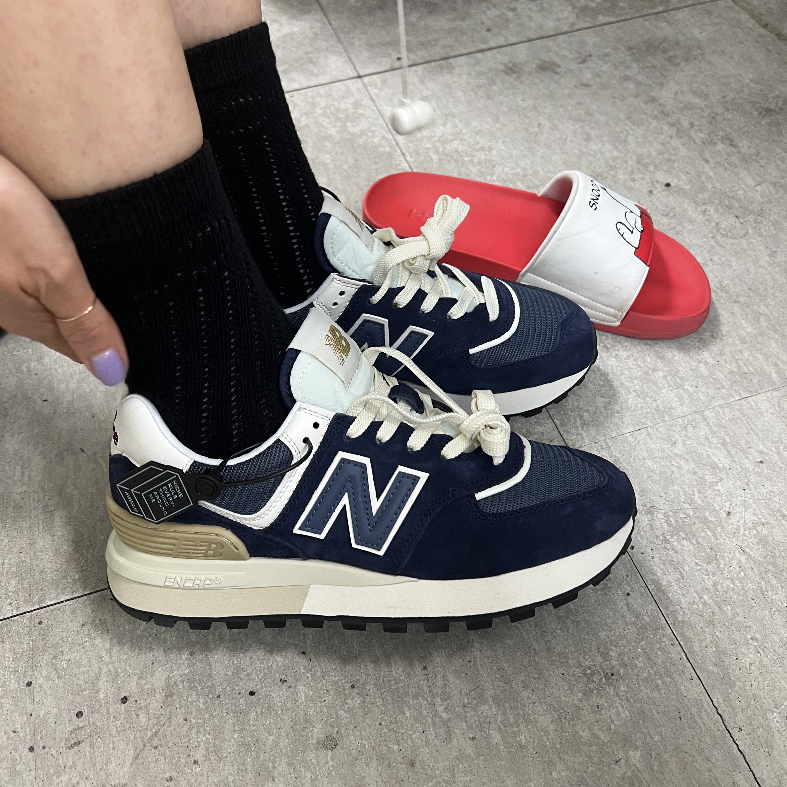 New Balance 574 Legacy Navy 착용 스타일