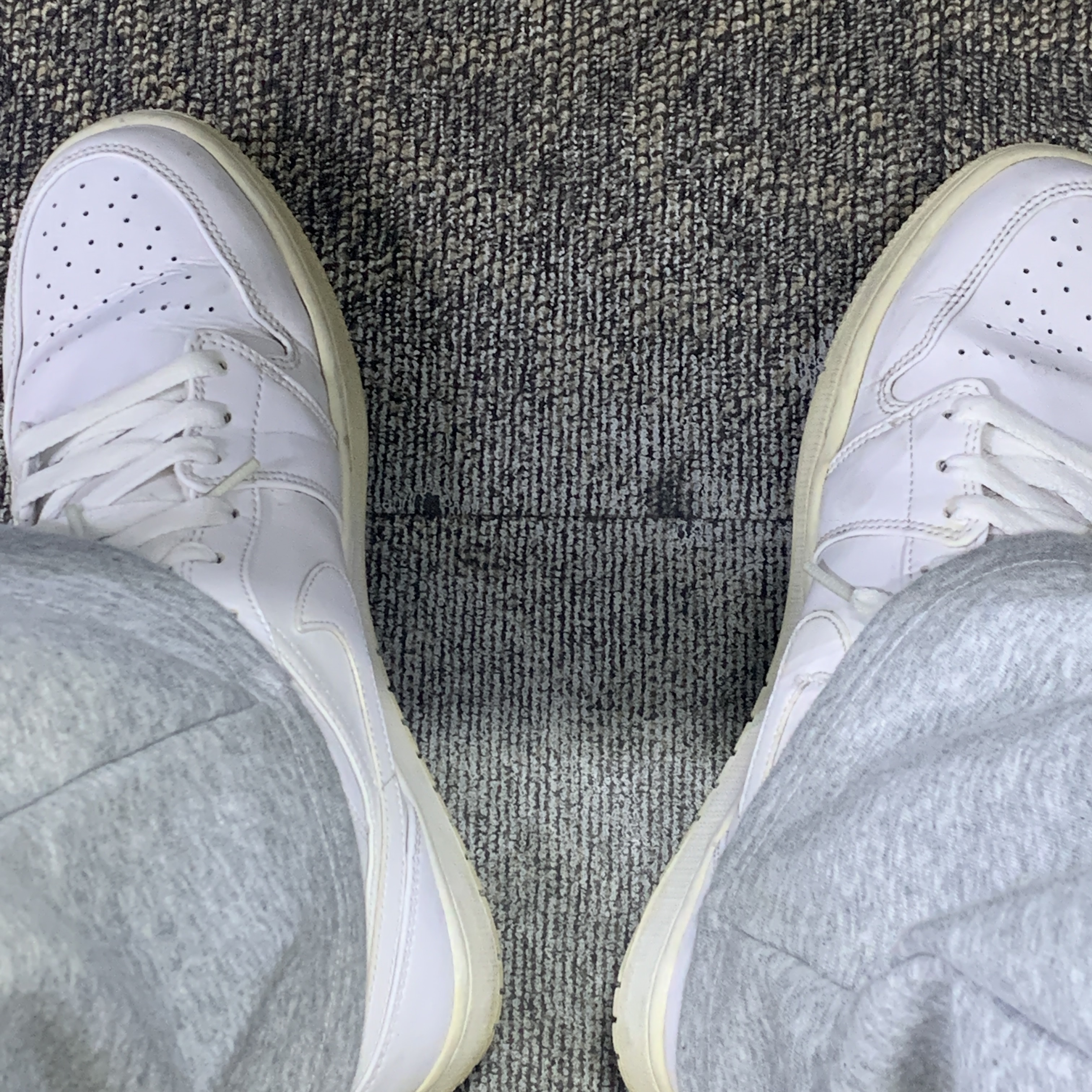 Jordan 1 Mid Triple White 착용 스타일