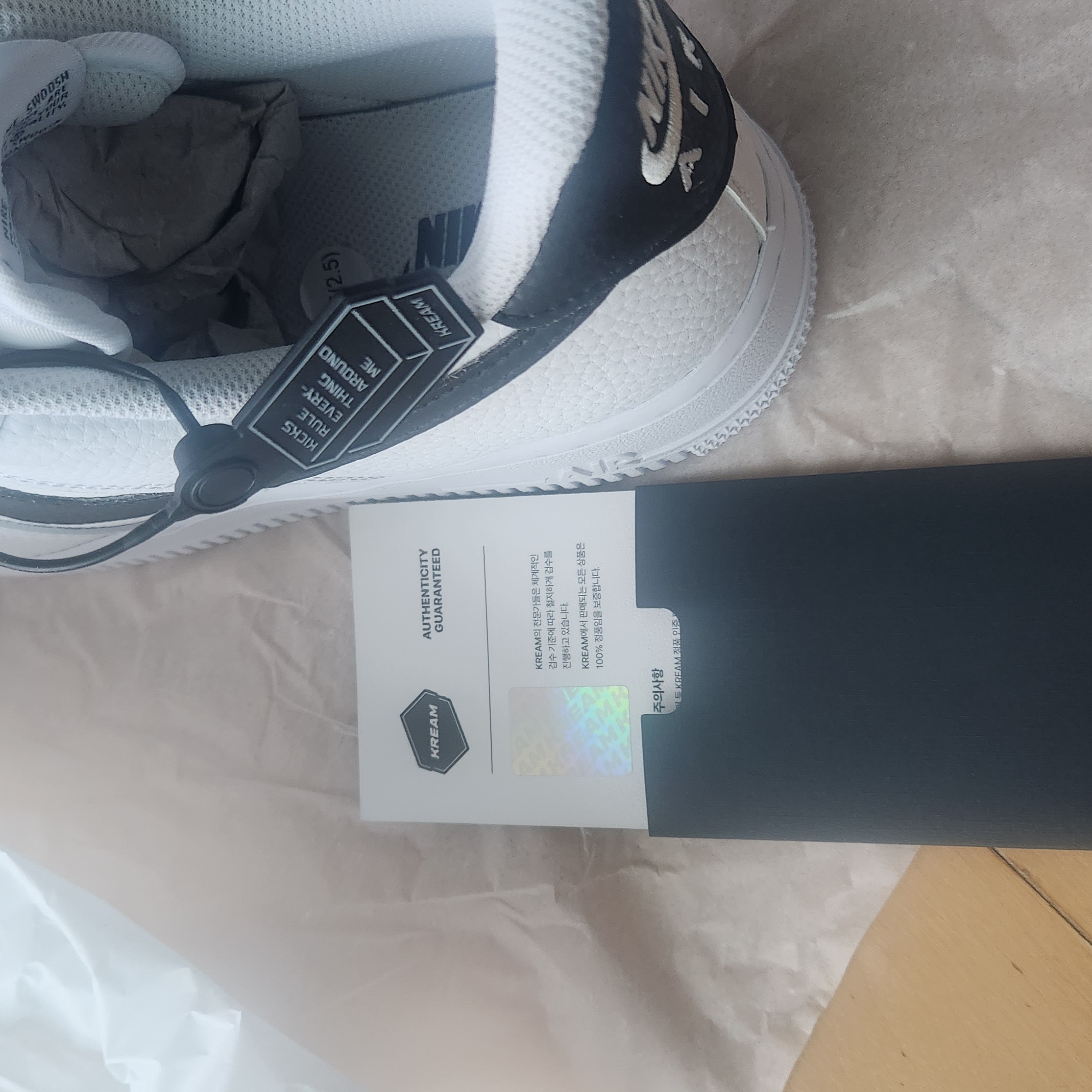 Nike Air Force 1 '07 White Black 착용 스타일 - 5