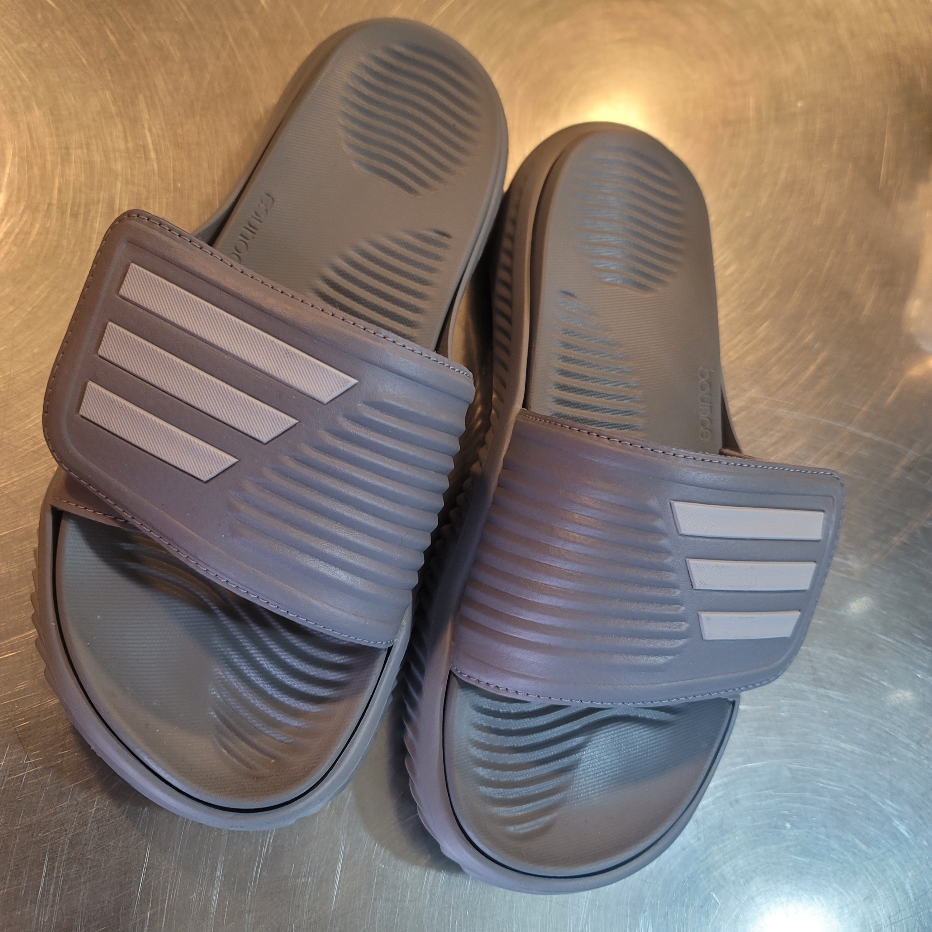 Adidas Alphabounce Slide Grey Three 착용 스타일