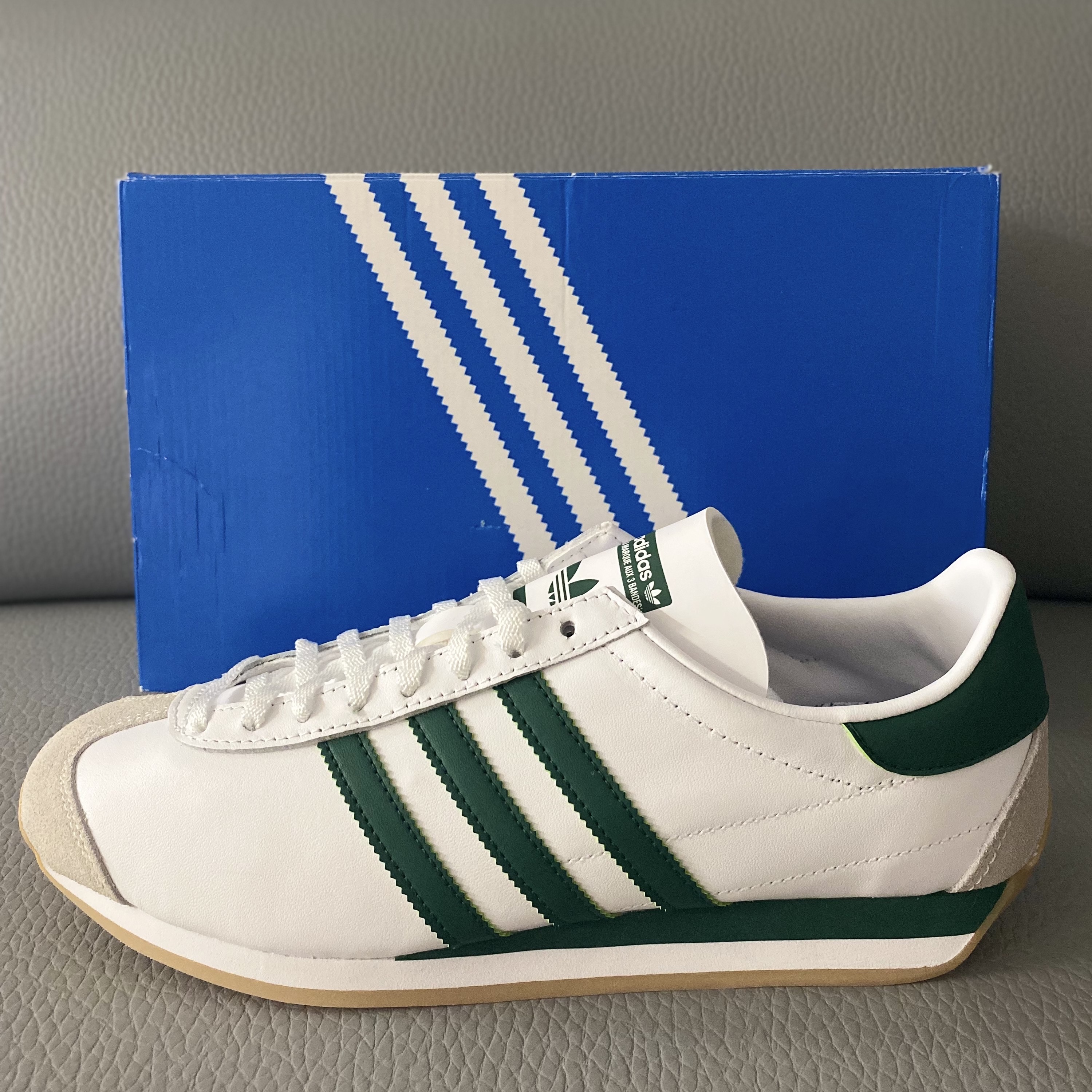 Adidas Country OG Cloud White Collegiate Green 착용 스타일