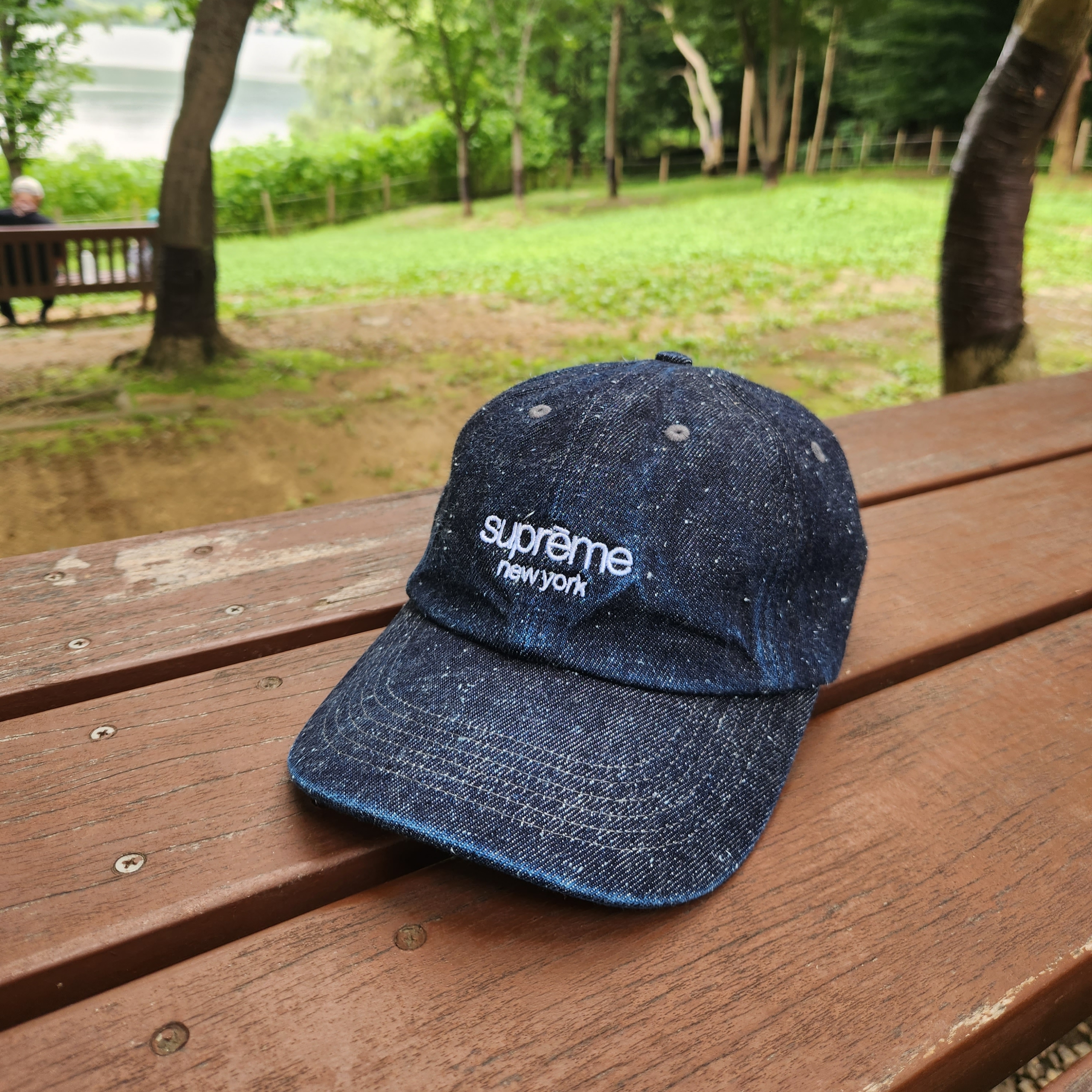 Supreme Classic Logo 6-Panel Cap Denim - 23SS 착용 스타일
