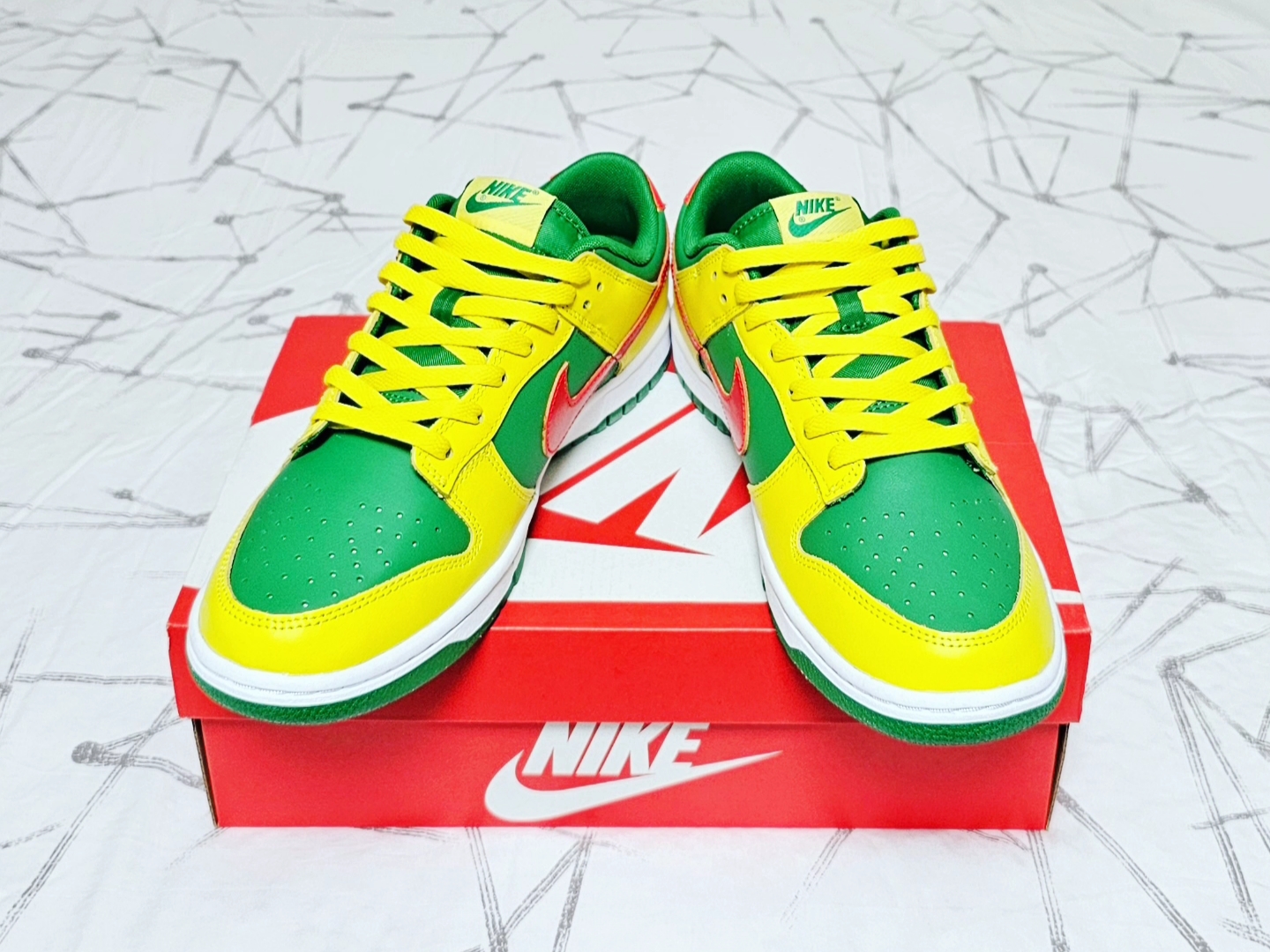Nike Dunk Low Apple Green and Yellow Strike 착용 스타일 - 3