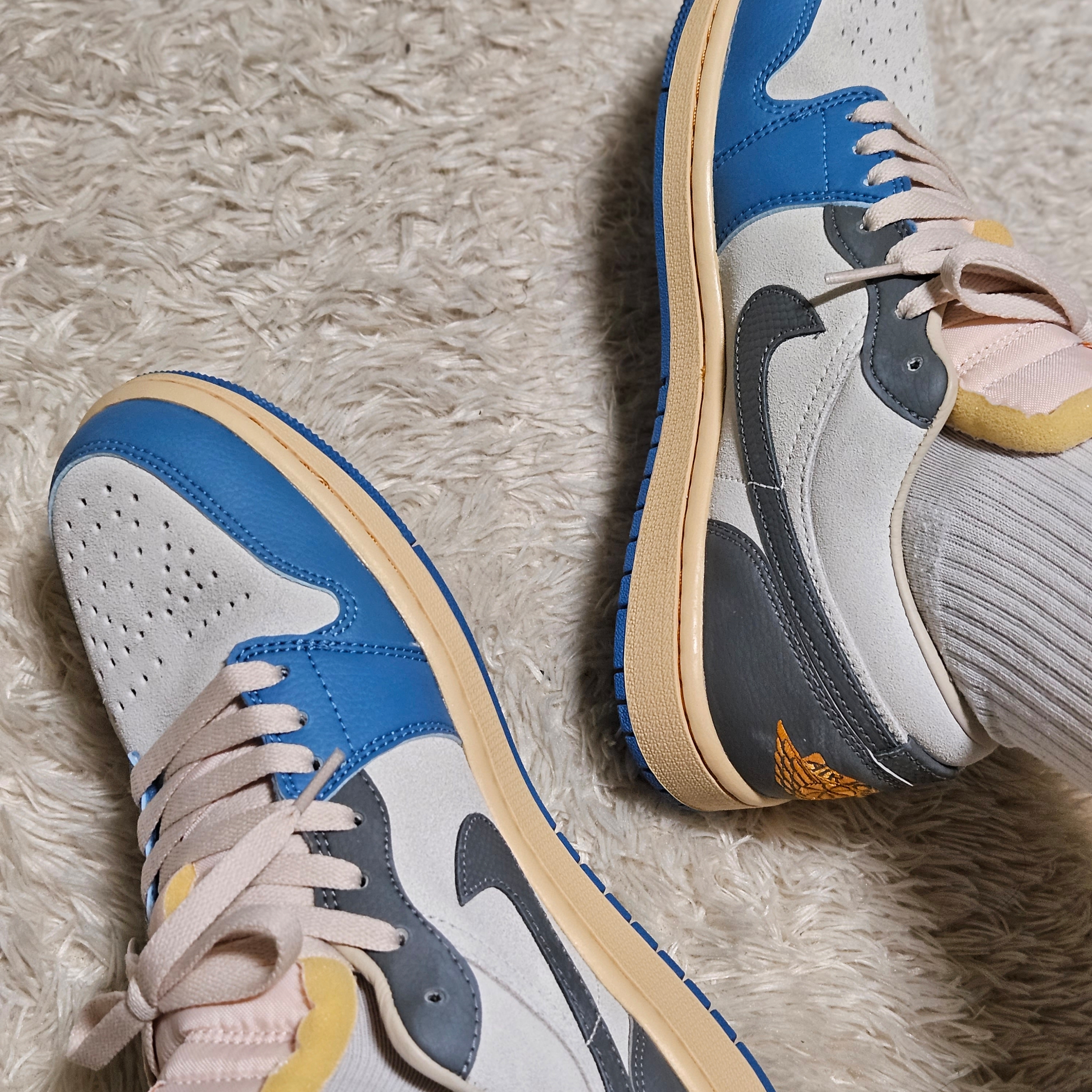 Jordan 1 Low SE Tokyo 96 착용 스타일 - 2