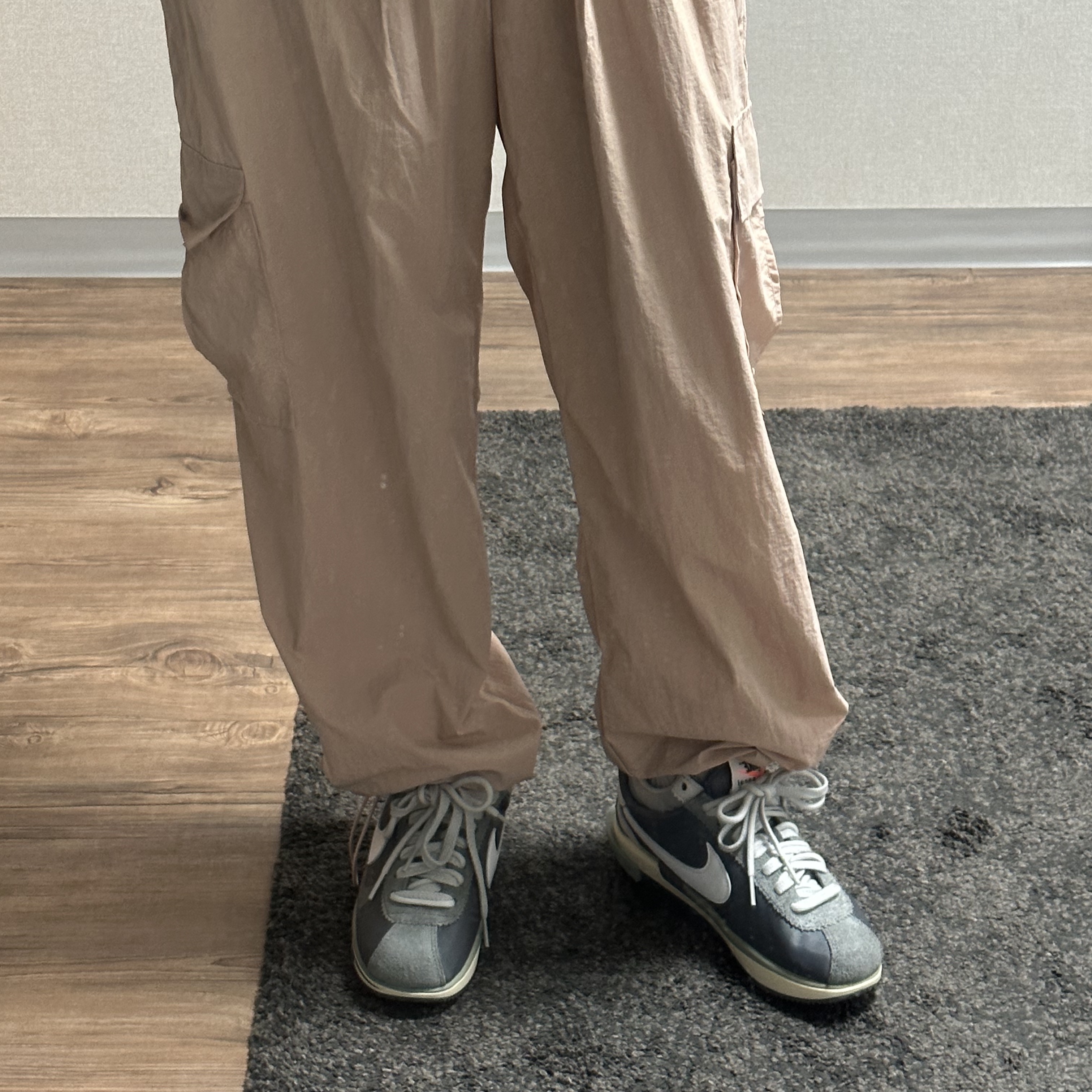 Nike x Sacai Zoom Cortez SP Iron Grey 착용 스타일 - 2