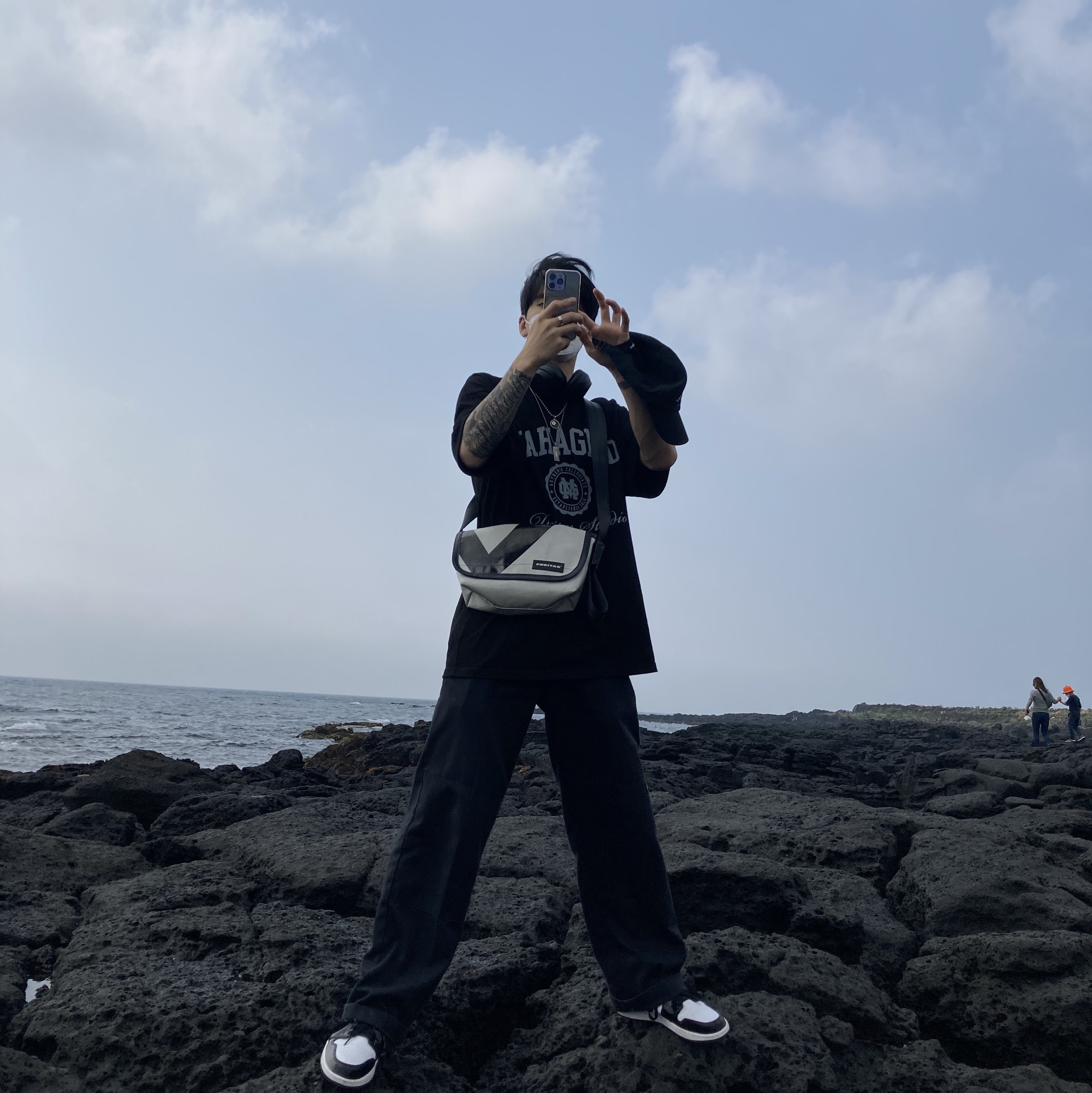 Jordan 1 Mid SE ASW Black, Sony WH-1000XM4 Black (Korean Ver.) 착용 스타일 - 3