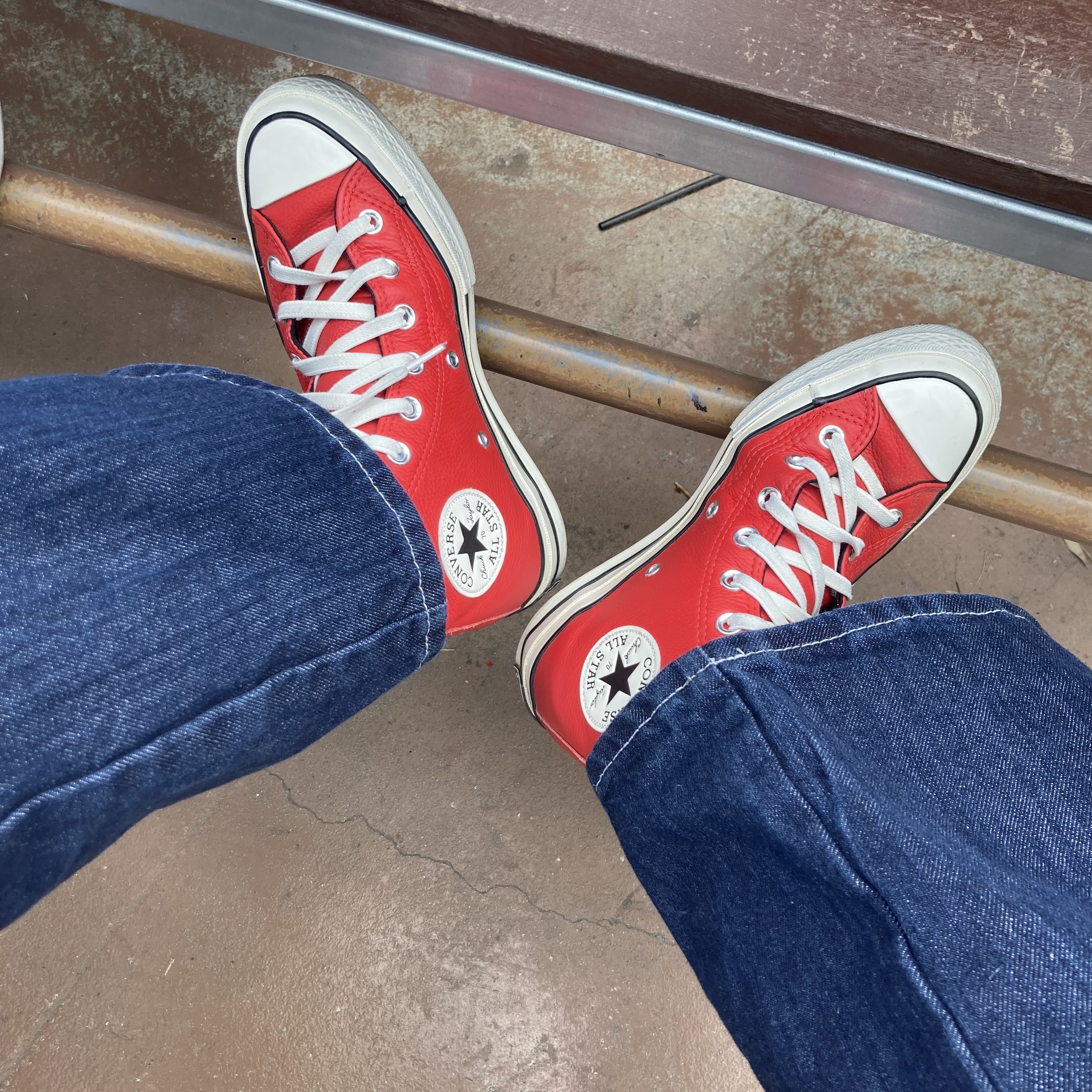 Converse Chuck 70 High Seasonal Leather University Red 착용 스타일 - 1