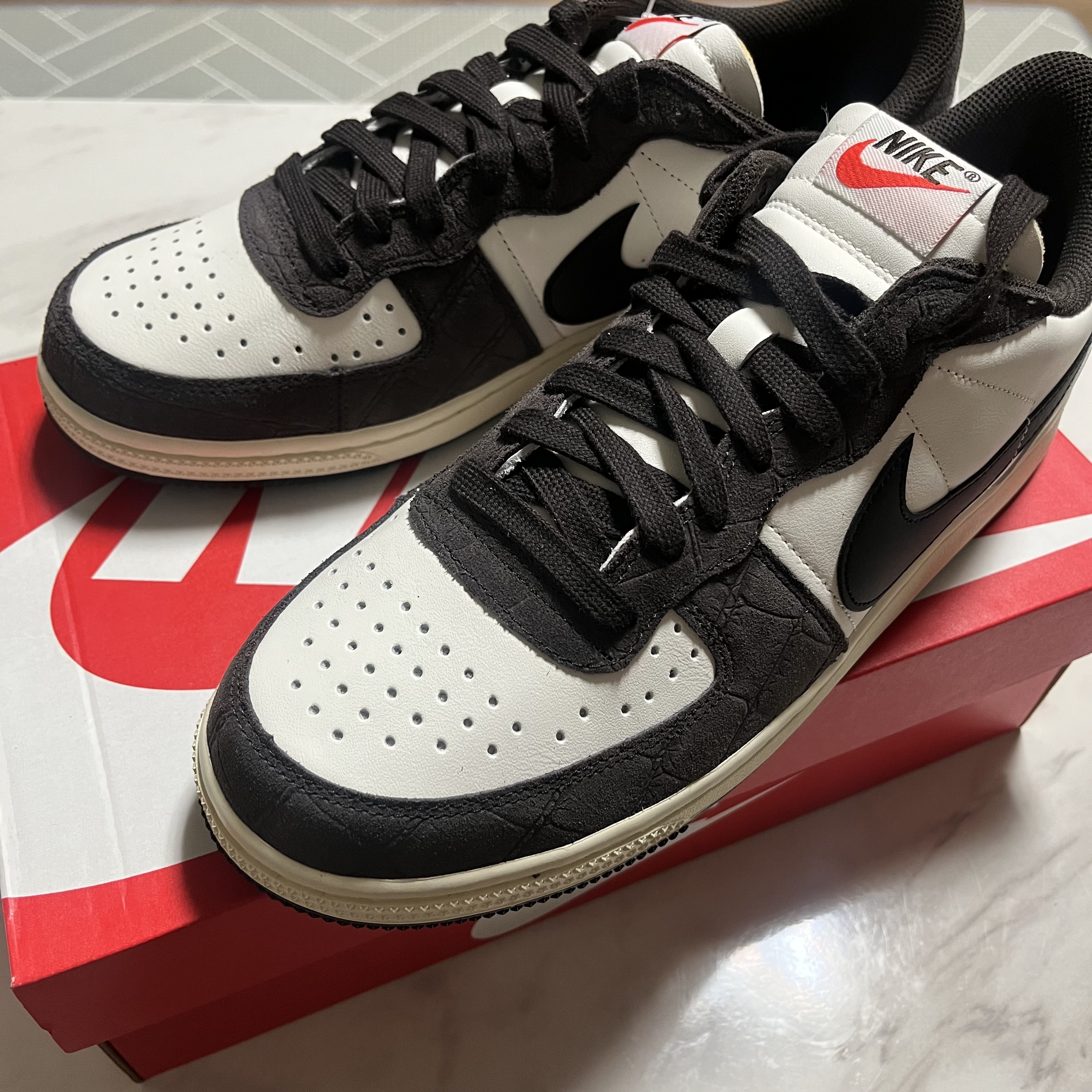 Nike Terminator Low Velvet Brown 착용 스타일 - 2