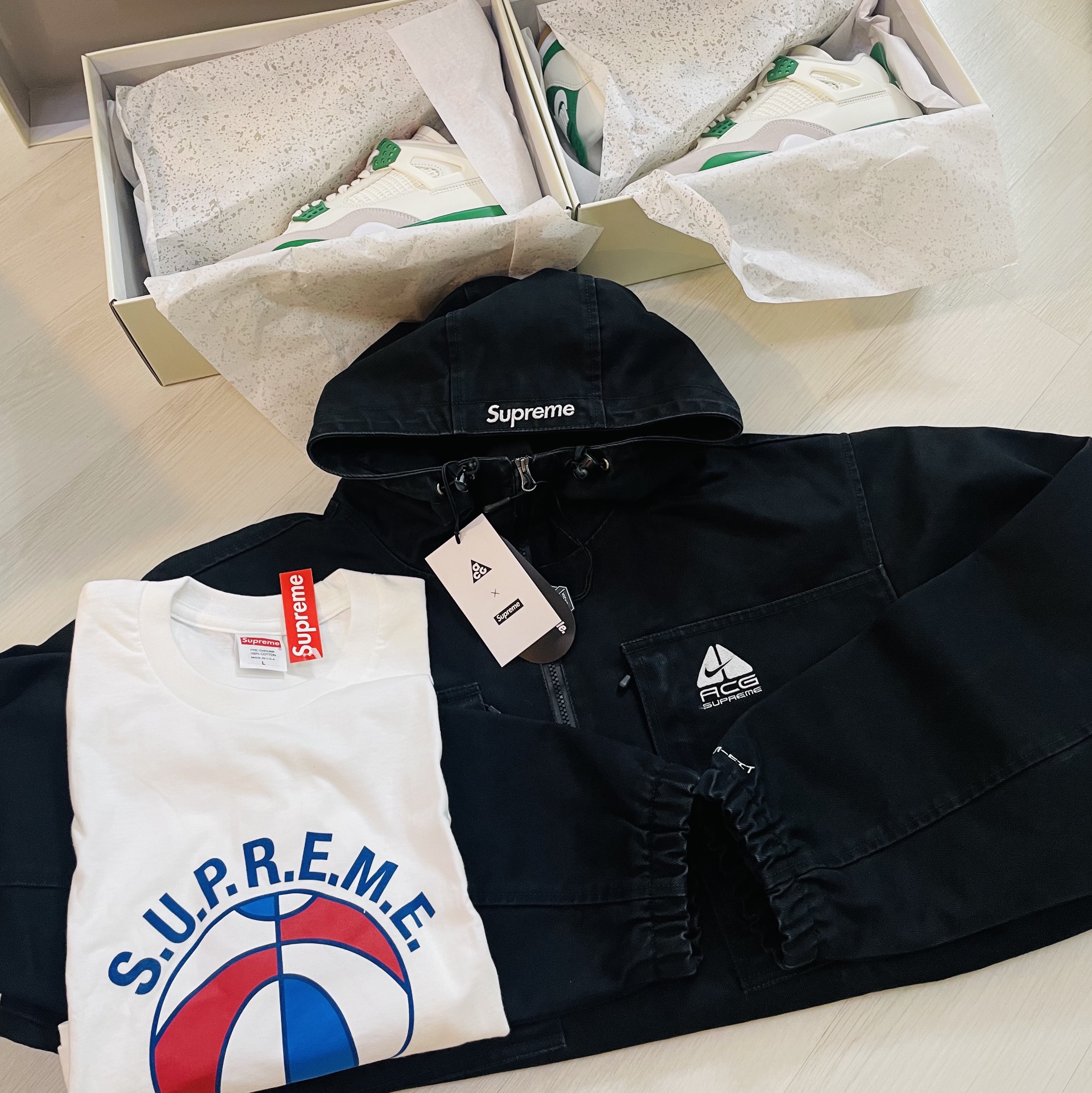 Supreme League T-Shirt White - 23SS, Supreme x Nike ACG Denim Pullover Black - 22FW 착용 스타일 - 1