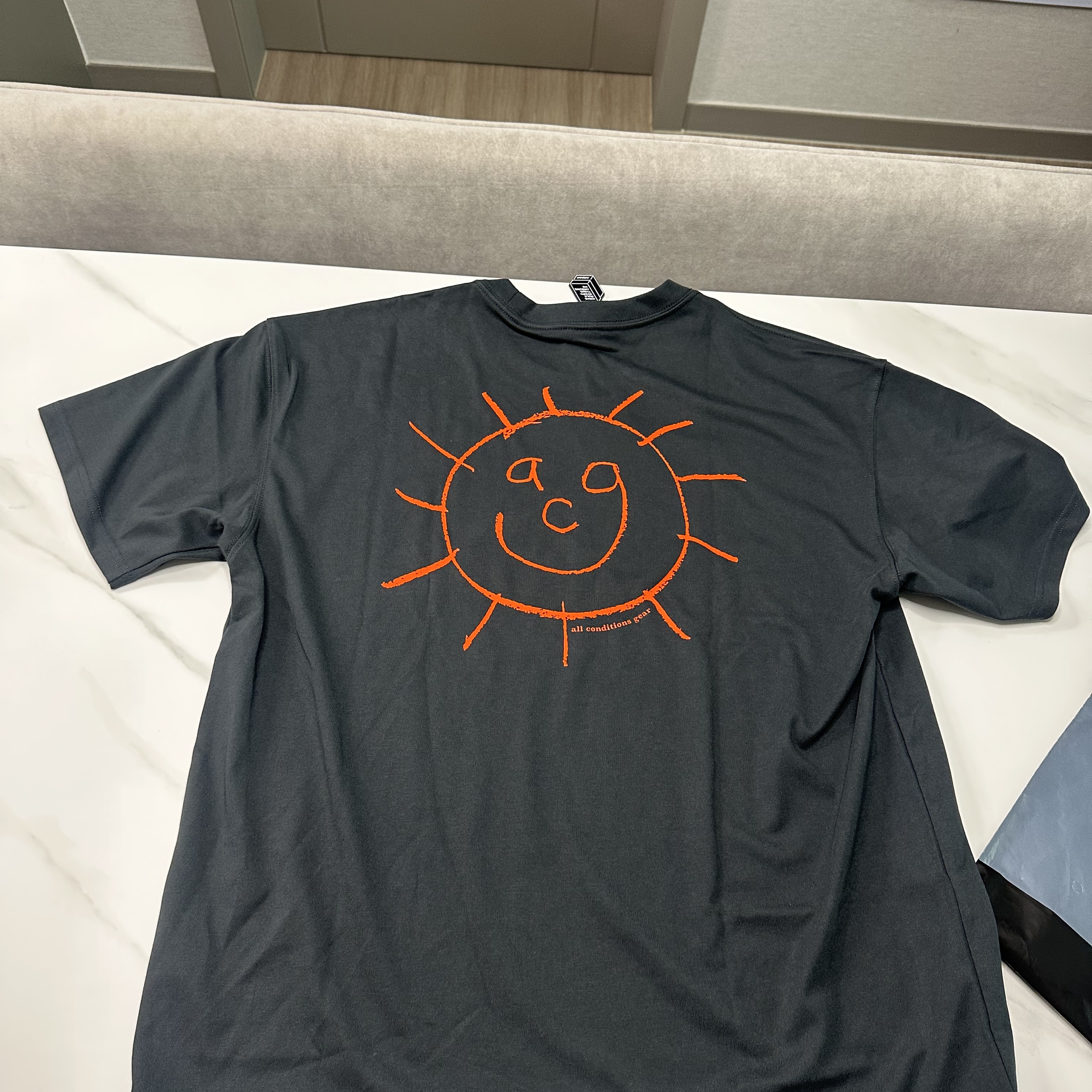 Nike ACG Sunshine T-Shirt Dark Smoke Grey - Asia 착용 스타일
