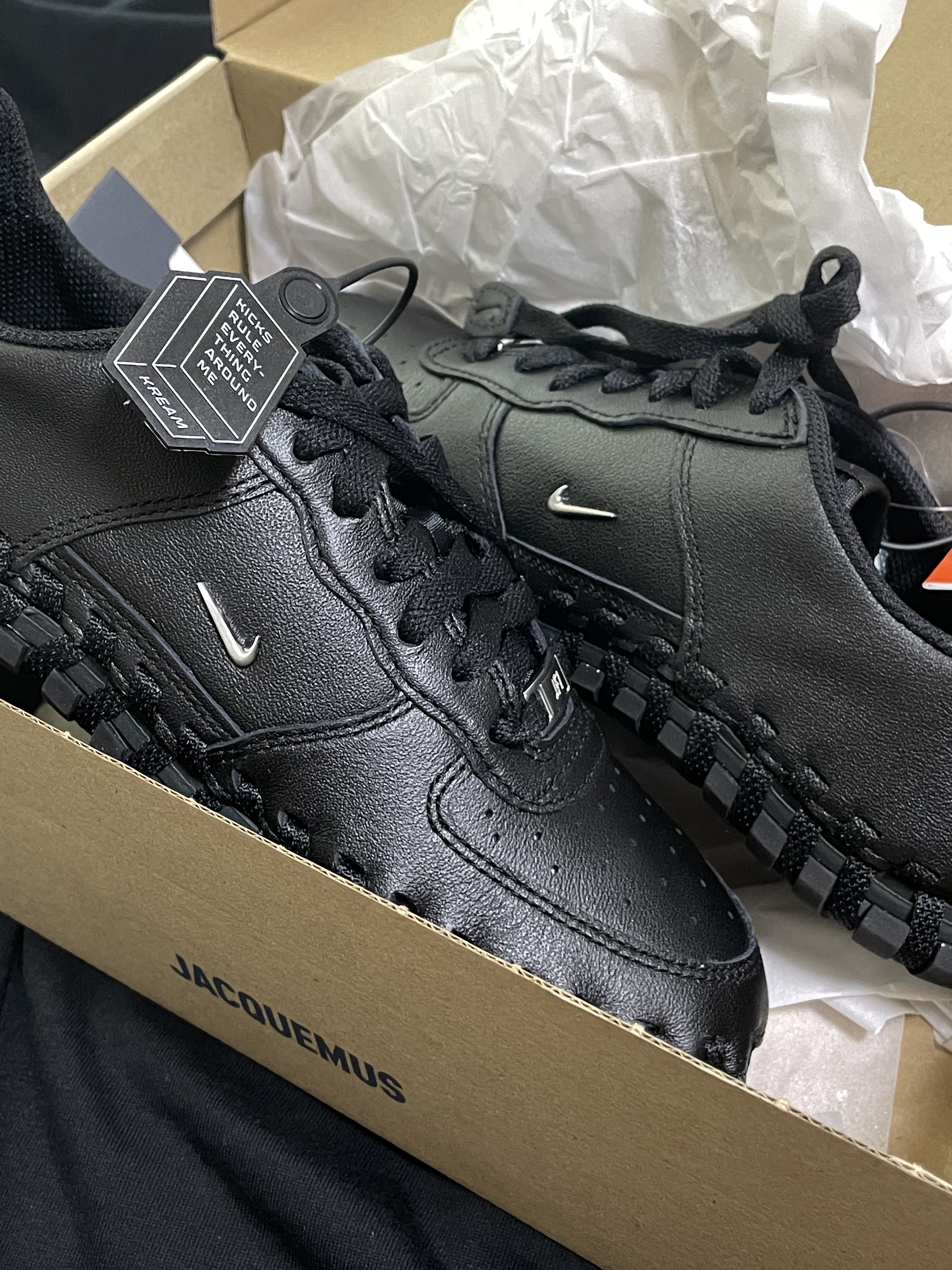 Nike x Jacquemus J Force 1 Low LX SP Black, Nike x Jacquemus J Force 1 Low LX SP White 착용 스타일 - 1