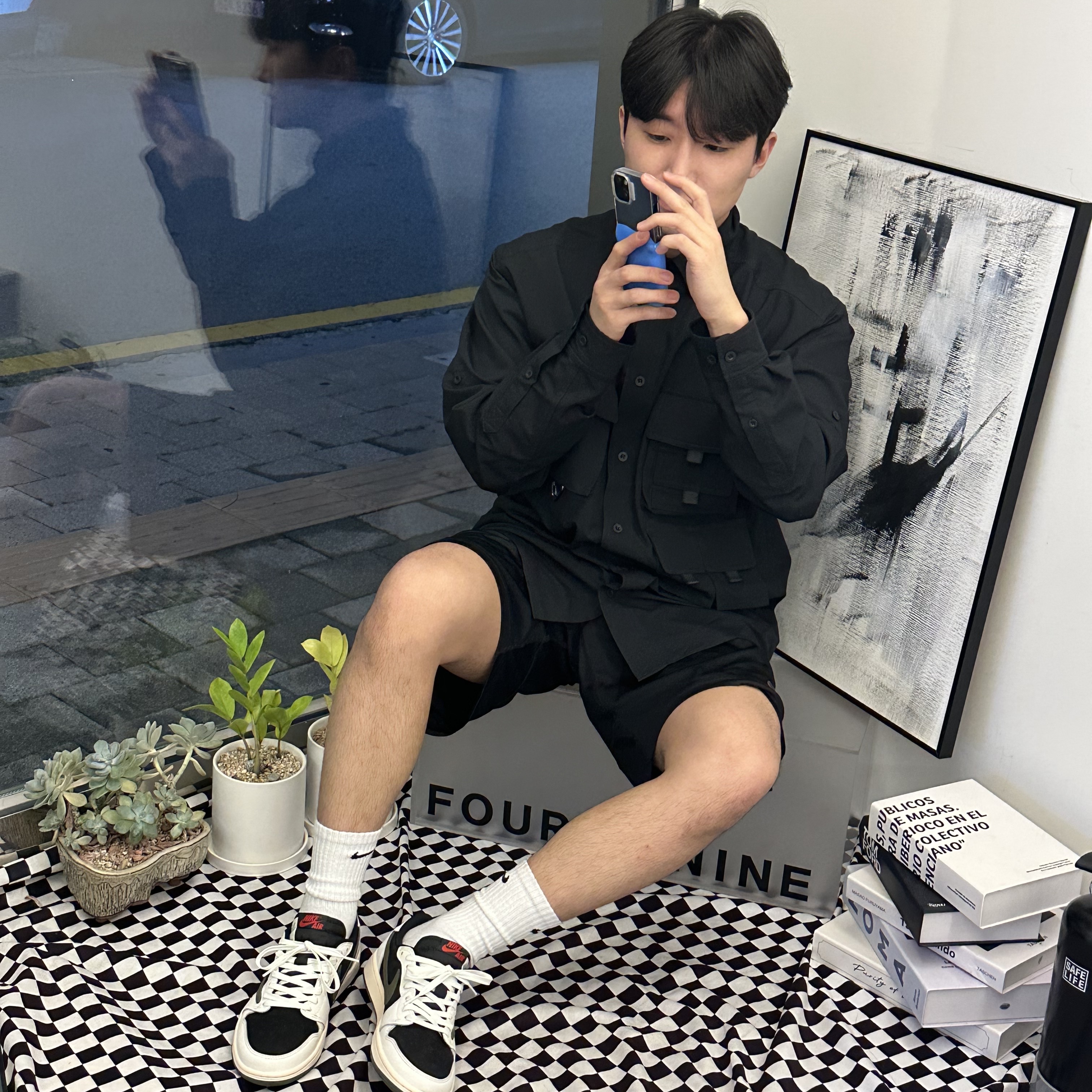 (W) Jordan 1 x Travis Scott Retro Low OG SP Medium Olive, Nike ACG Dri-Fit UV Devastation Trail Shirt Black Summit White - Asia 착용 스타일 - 2