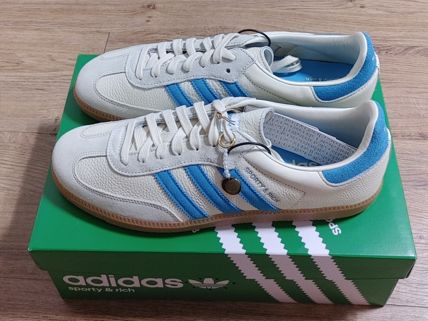 Adidas x Sporty & Rich Samba Cream Blue 착용 스타일