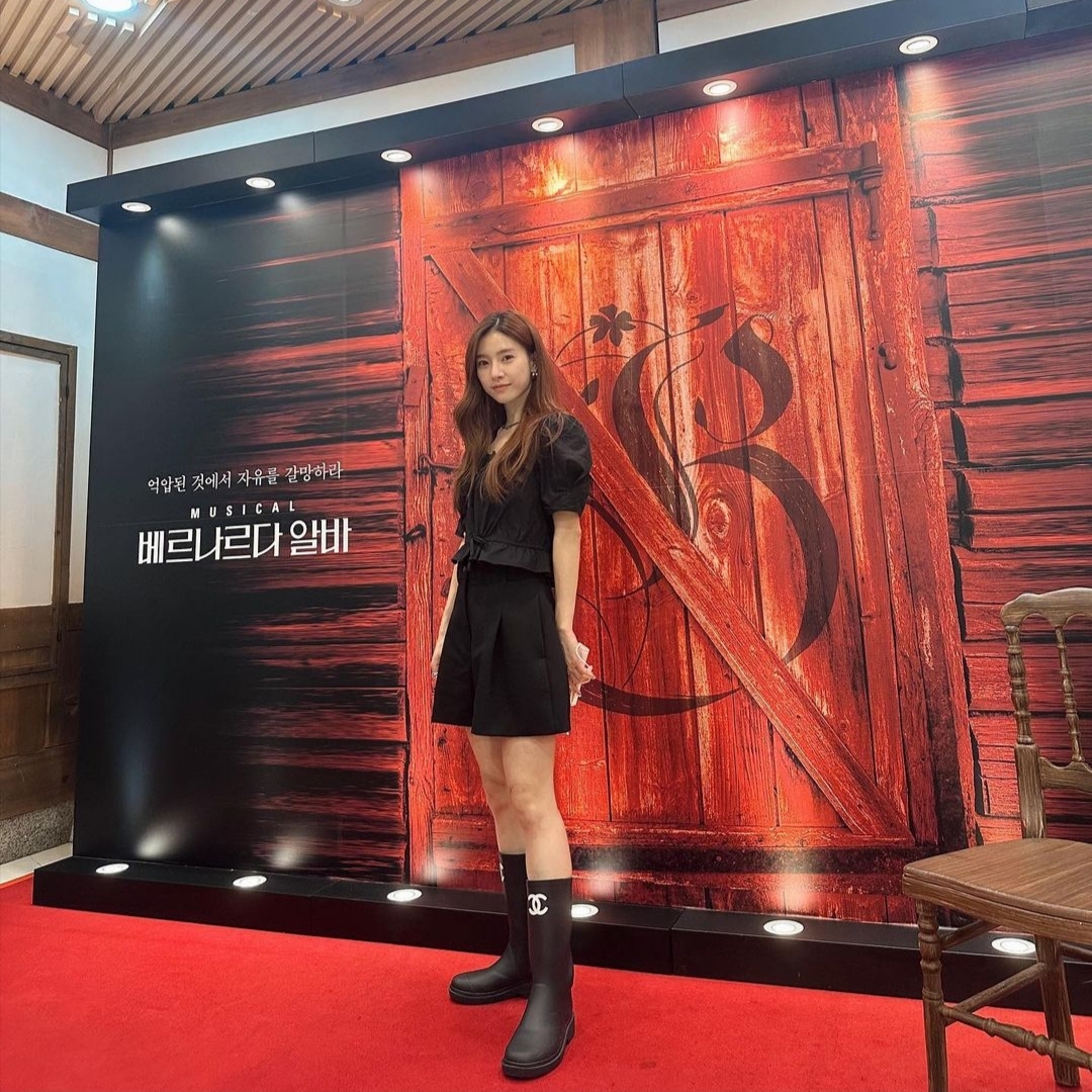 (W) Chanel Boots Caoutchouc & Black 착용 스타일