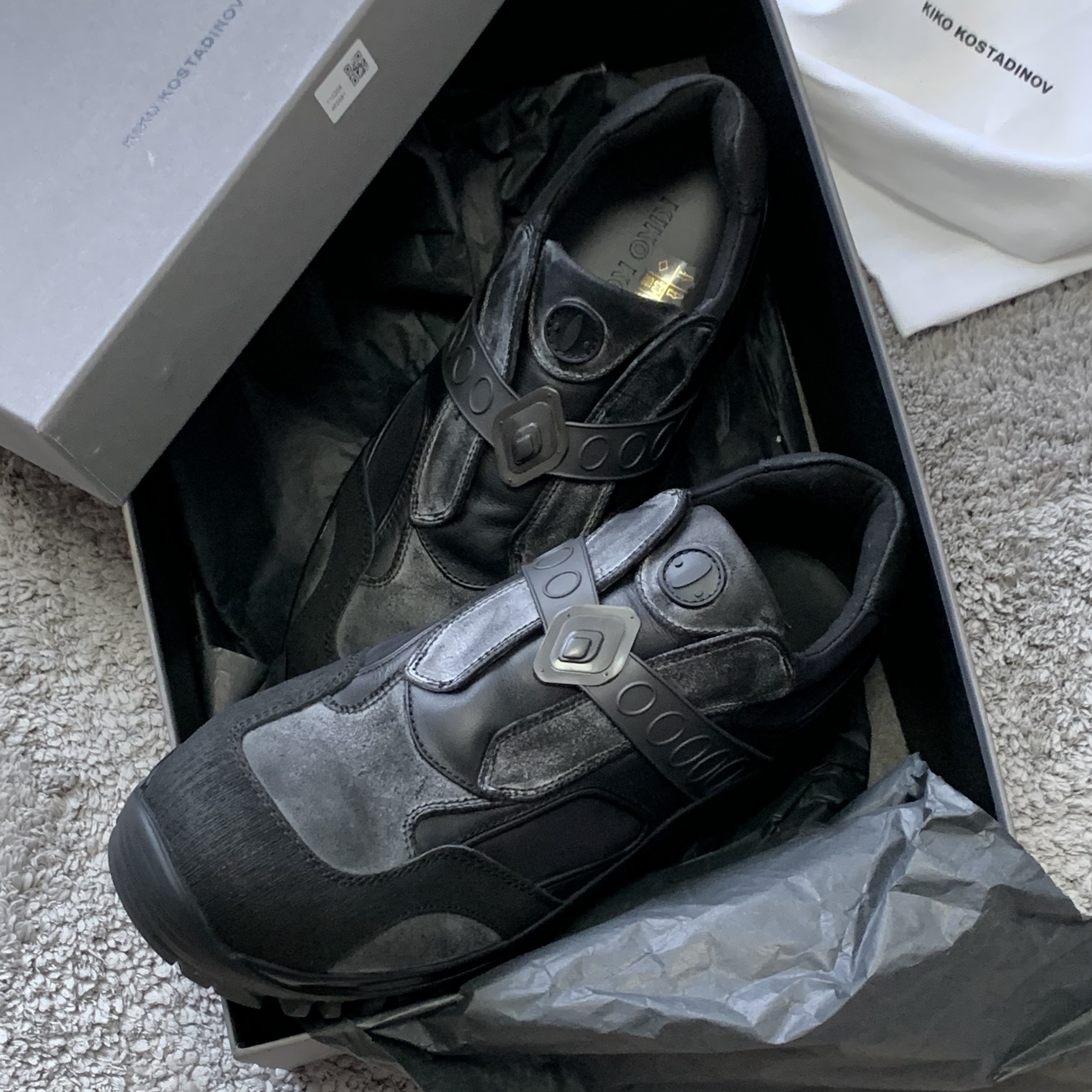 Kiko Kostadinov Antharas Shoes Obsidian 착용 스타일