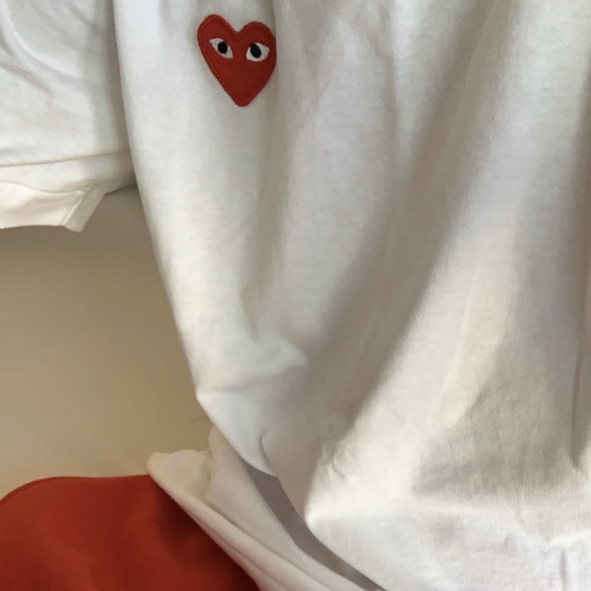 Play Comme des Garcons Red Heart T-Shirt White 착용 스타일