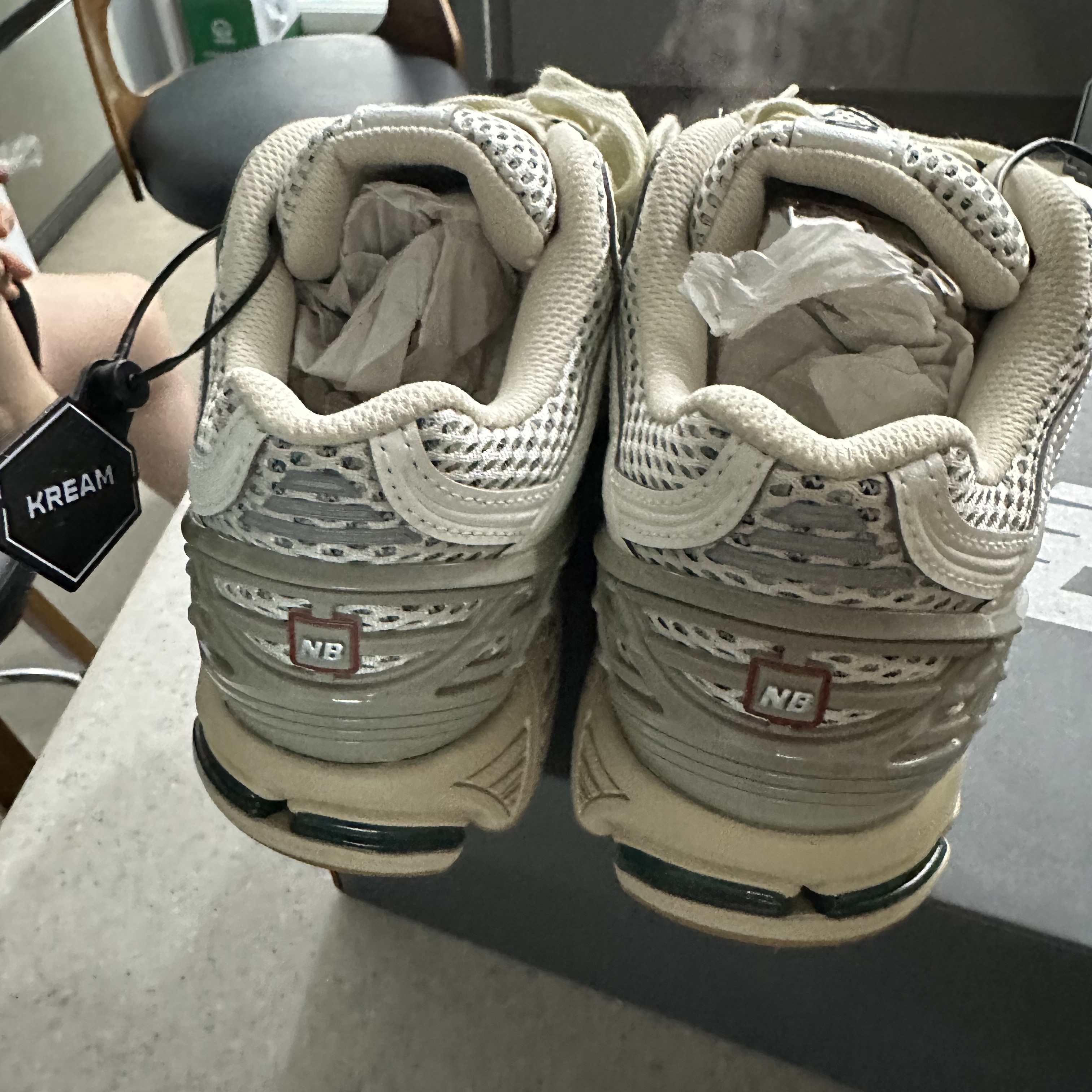 New Balance 1906R Silver Green 착용 스타일