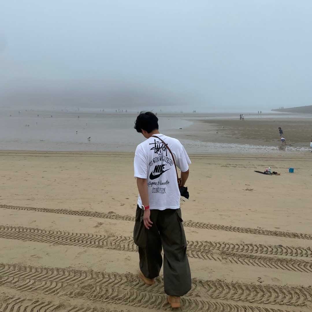Nike Air Force 1 '07 WB Flax, Nike x Stussy T-Shirt White (DV1774-100) 착용 스타일