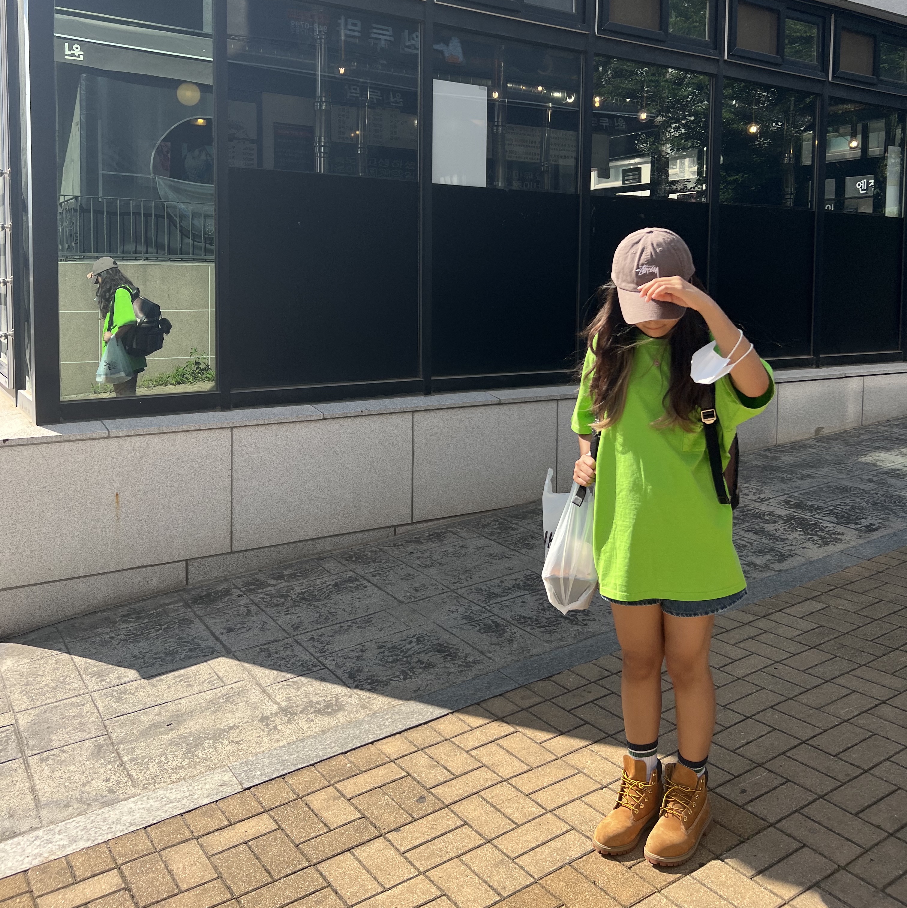 Stussy S Dot Pocket Pigment Dyed T-Shirt Green 착용 스타일