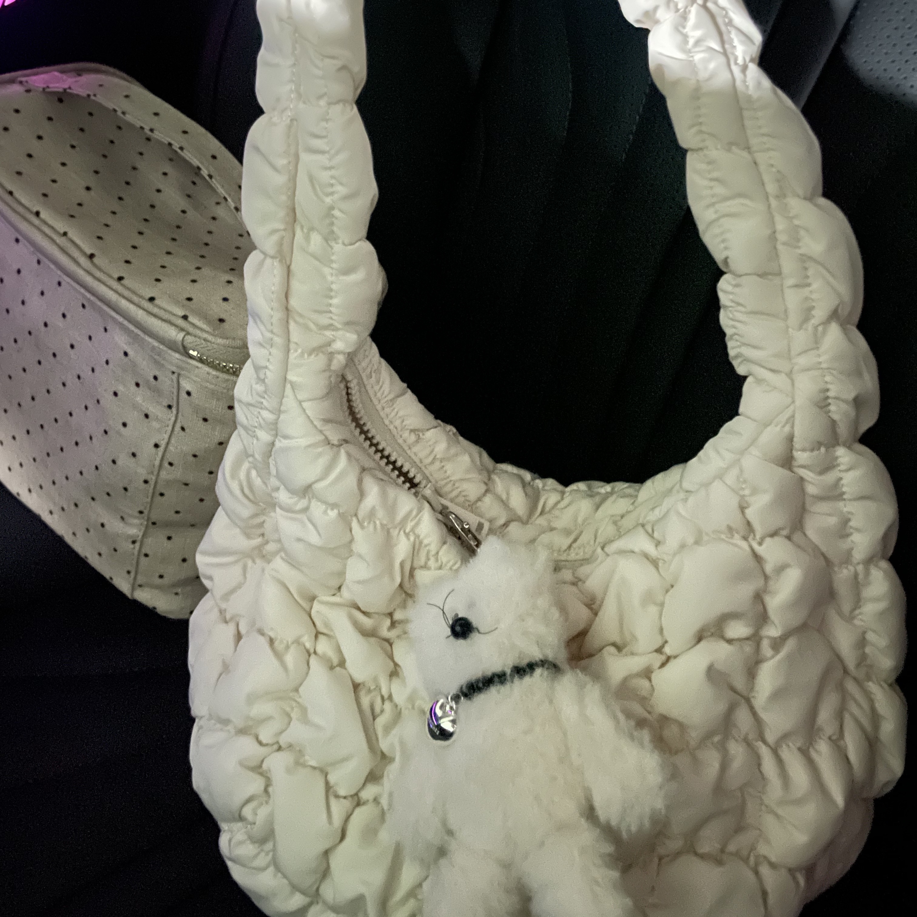 COS Quilted Mini Bag Cream, [KREAM 단독] Monamhee Creami Keyring Cream 착용 스타일