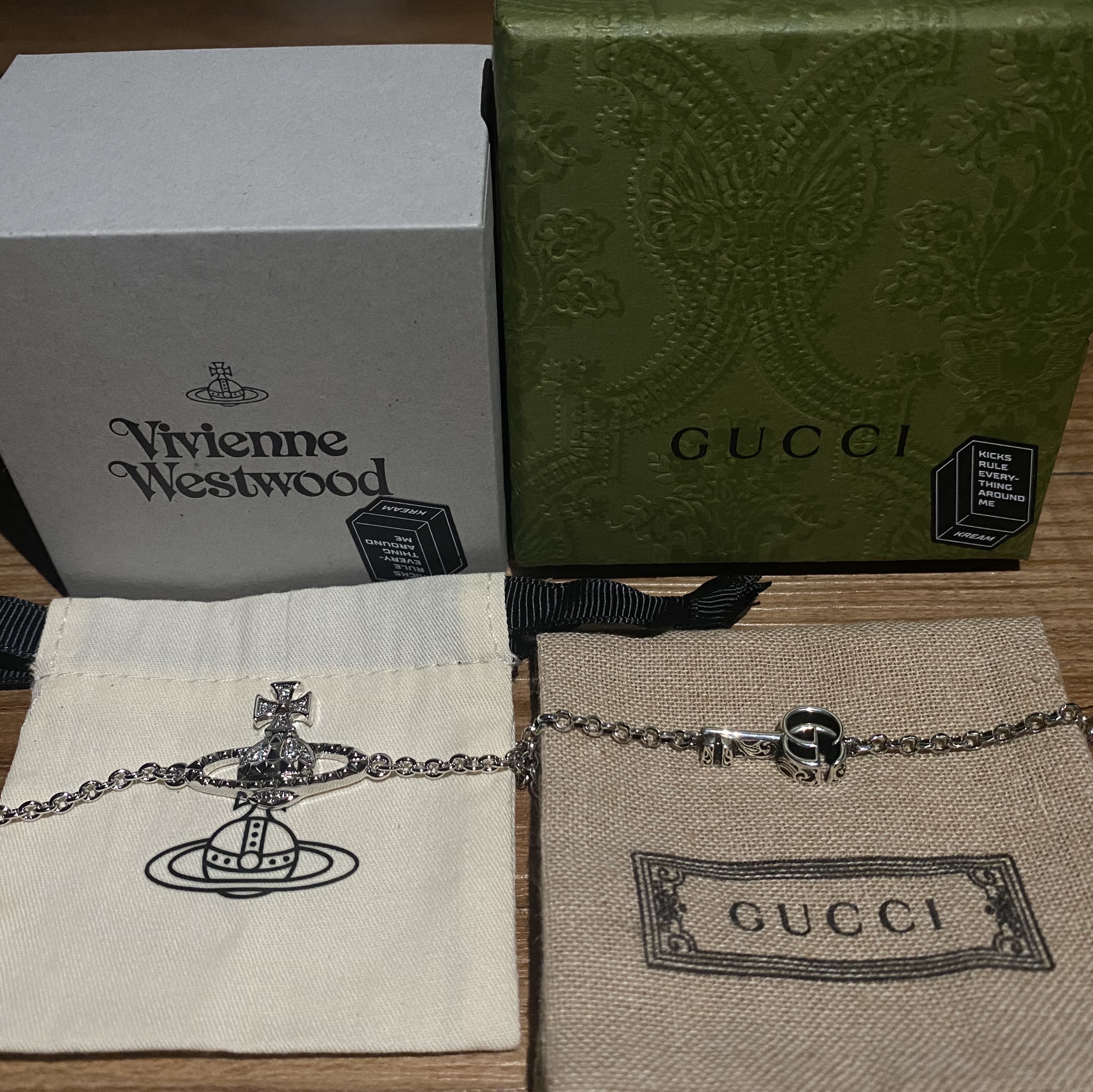 Gucci Double G Key Bracelet 925 Sterling Silver with Aged Finish, Vivienne Westwood Mayfair Bas Relief Bracelet Silver 착용 스타일