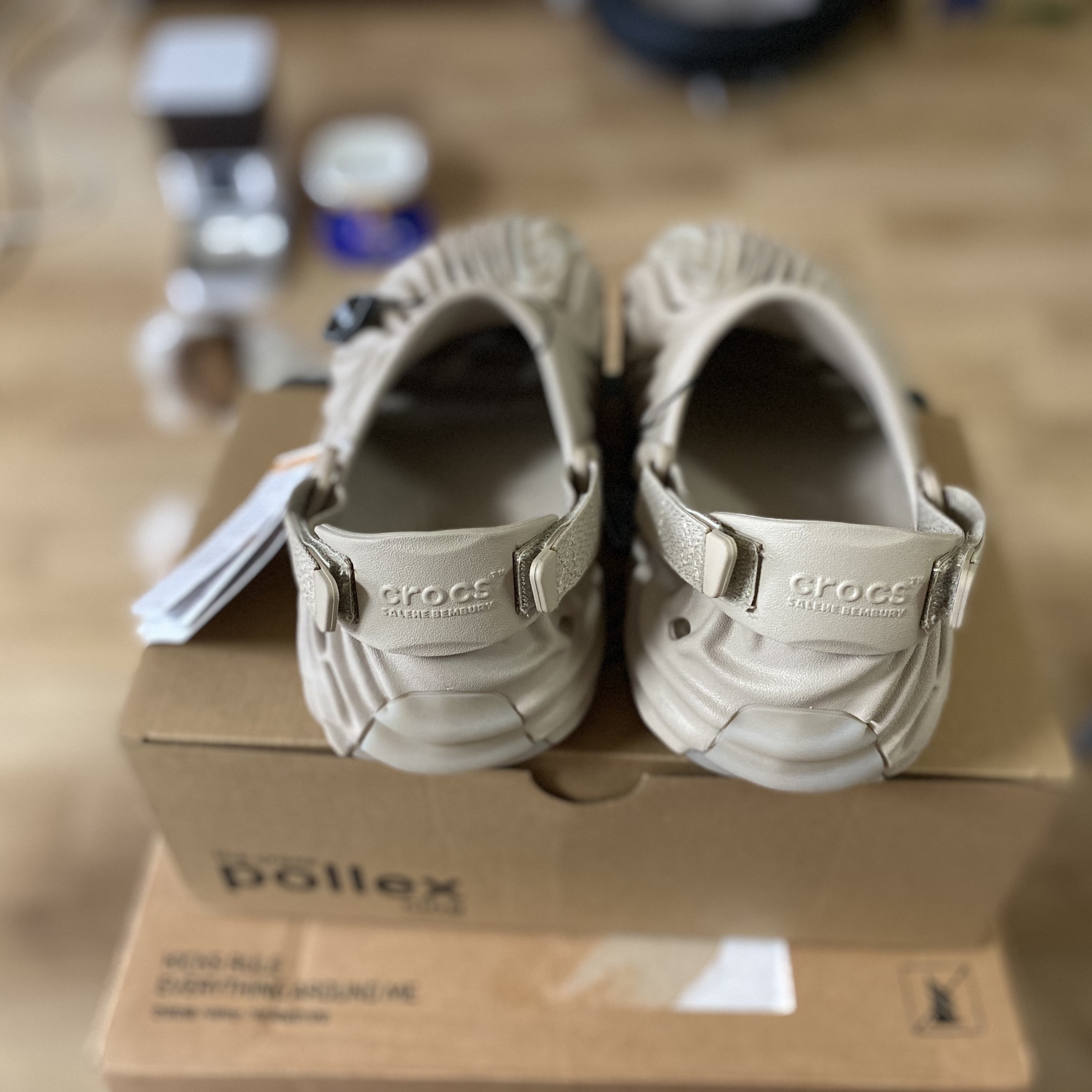 Crocs x Salehe Bembury Pollex Clog Horchata 착용 스타일 - 4