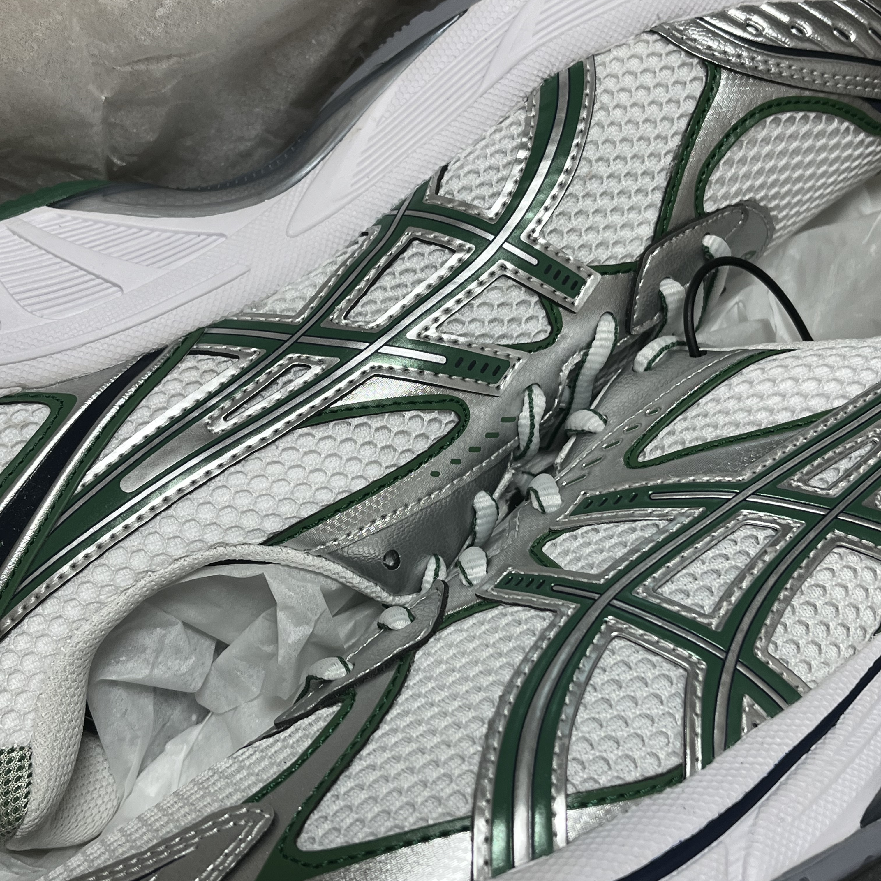 Asics GT-2160 White Shamrock Green, Asics x Andersson Bell Gel-Sonoma 15-50 Black Green 착용 스타일 - 1