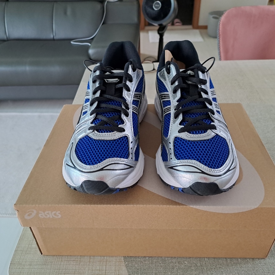 Asics Gel-Kayano 14 Monaco Blue Black 착용 스타일