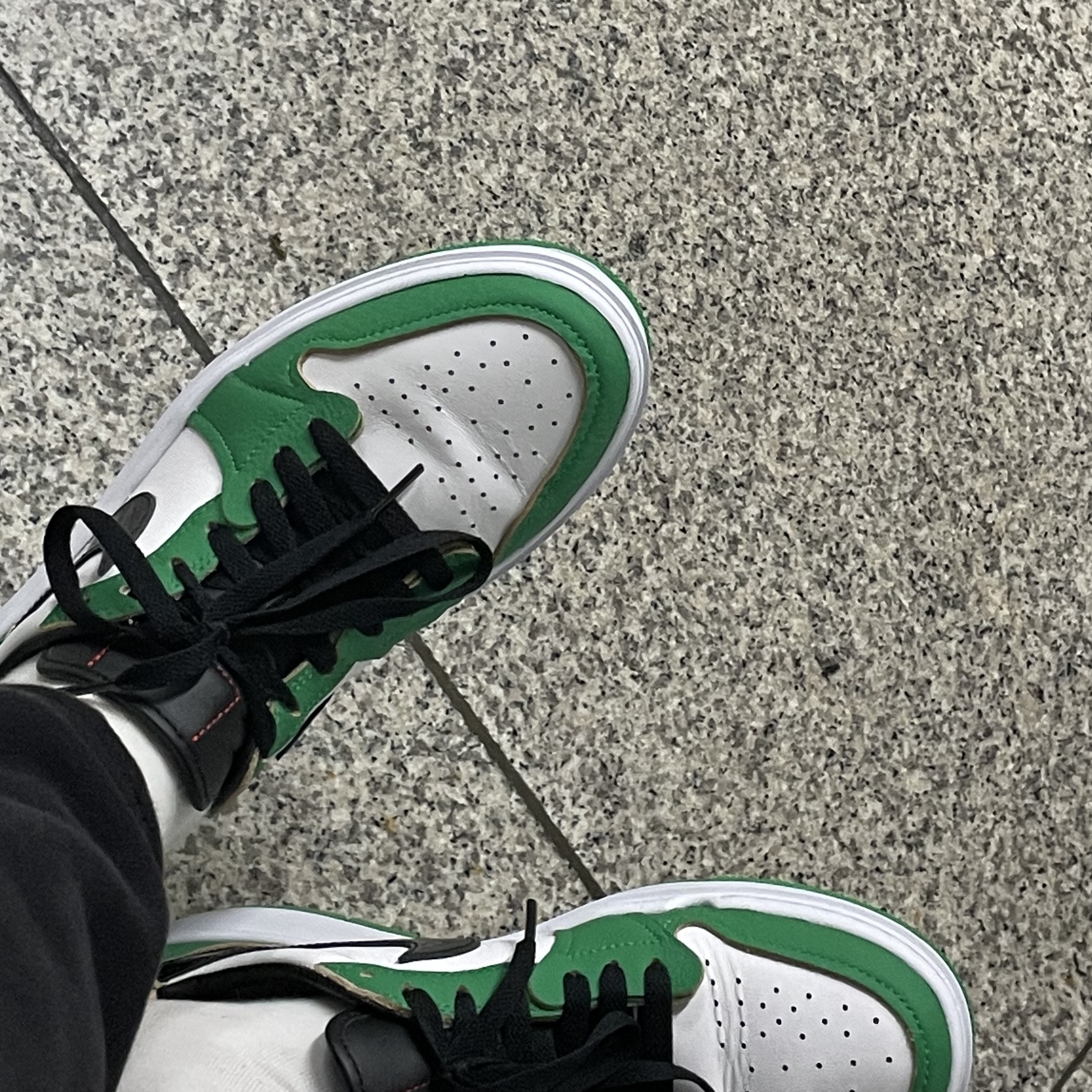 (W) Jordan 1 Elevate Low SE Lucky Green 착용 스타일