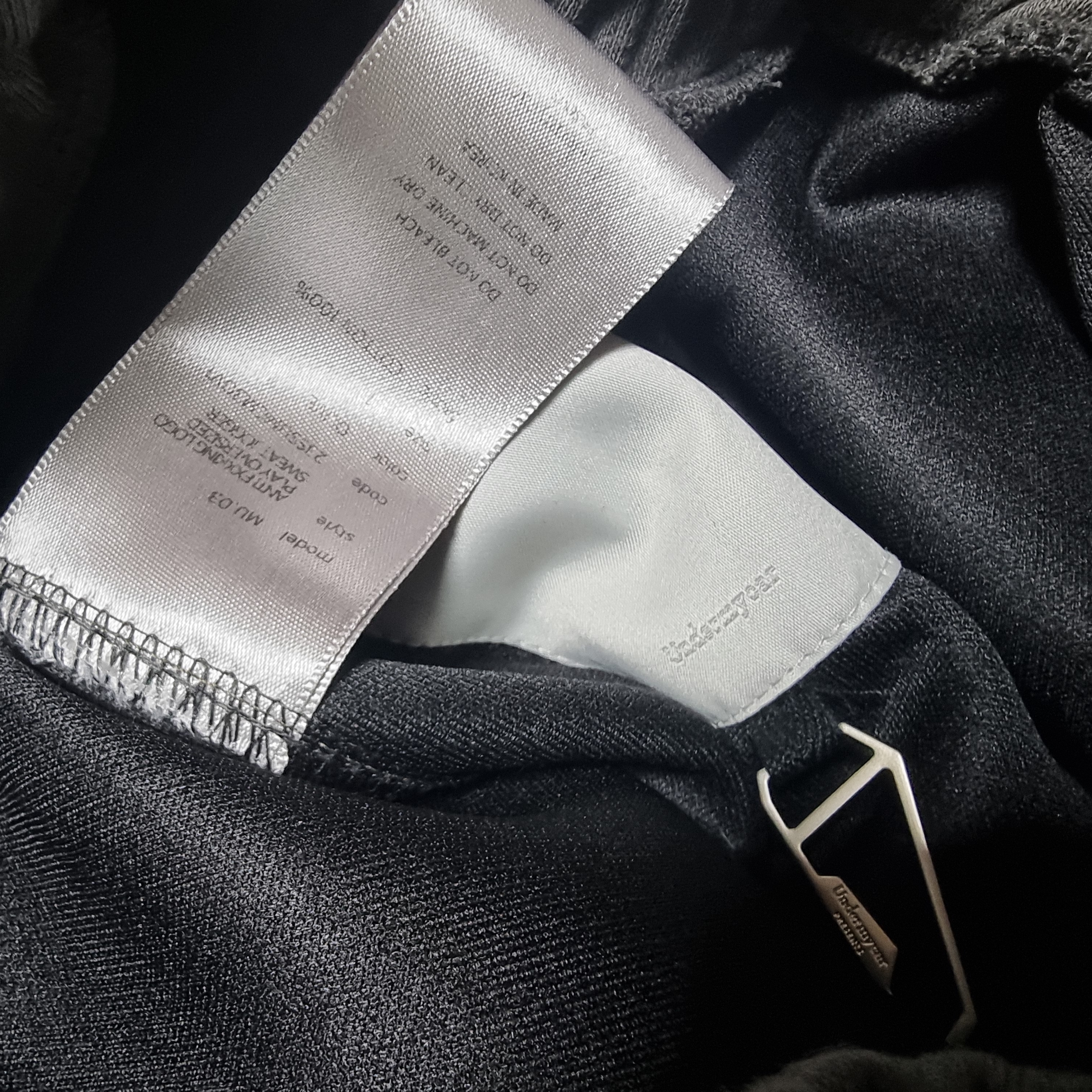 Undermycar Mu.03 Anti Fxxking Logo Play Oversized Sweat Jogger Olive 착용 스타일 - 4