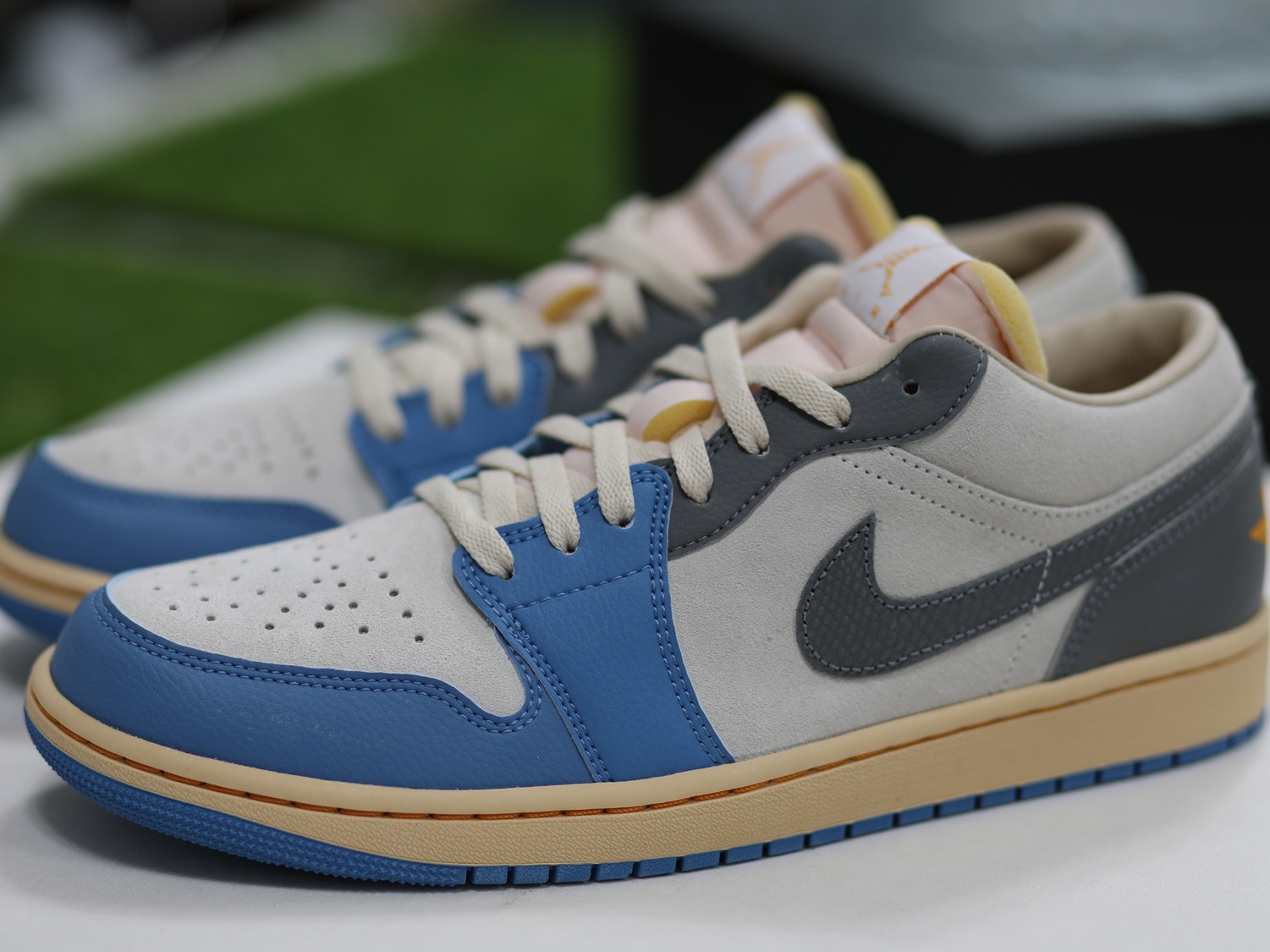 Jordan 1 Low SE Tokyo 96 착용 스타일 - 1