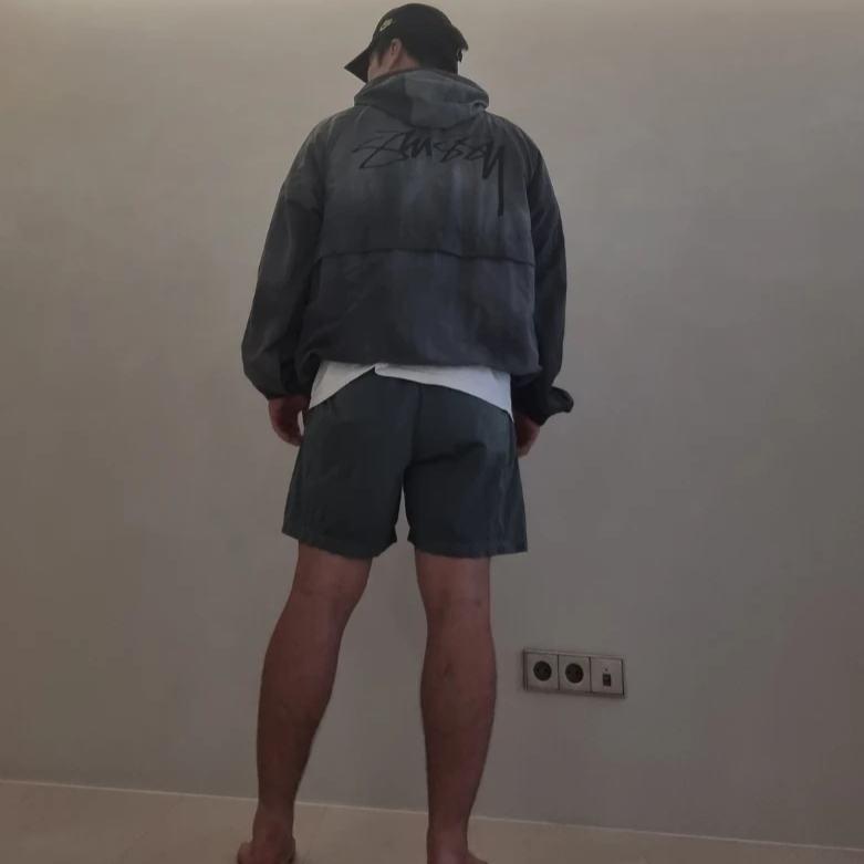 Stussy Wave Dye Beach Shell Jacket Grey, Stone Island B0943 Nylon Metal Swimming Trunk Sky Blue - 23SS 착용 스타일 - 3