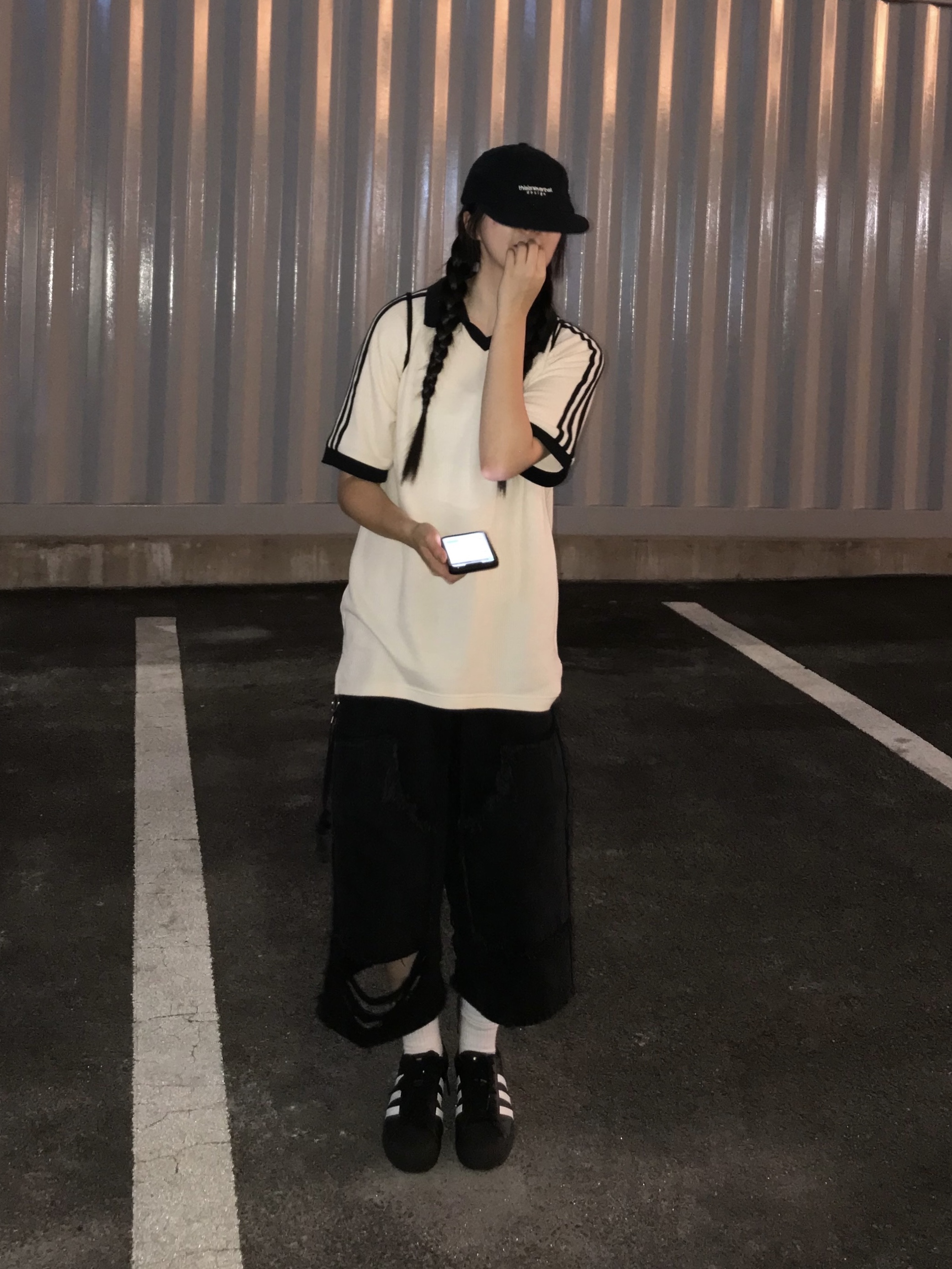 Adidas Adicolor Classics Waffle Polo Shirt Wonder White - KR Sizing, Adidas Superstar Core Black White 착용 스타일 - 2
