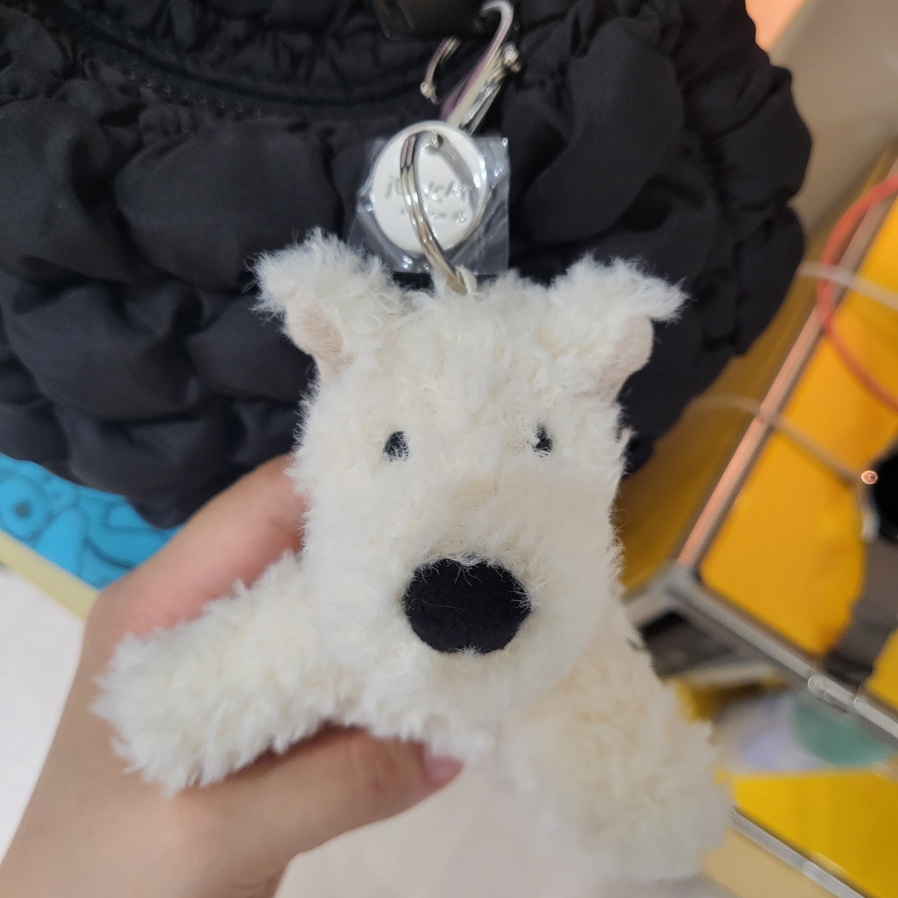 Jellycat Munro Scottie Dog Bag Charm Cream 착용 스타일