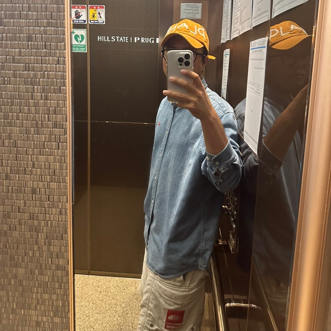Supreme x The North Face Trekking Packable Belted Shorts Stone - 22SS, Supreme Small Box Shirt Denim - 22SS 착용 스타일