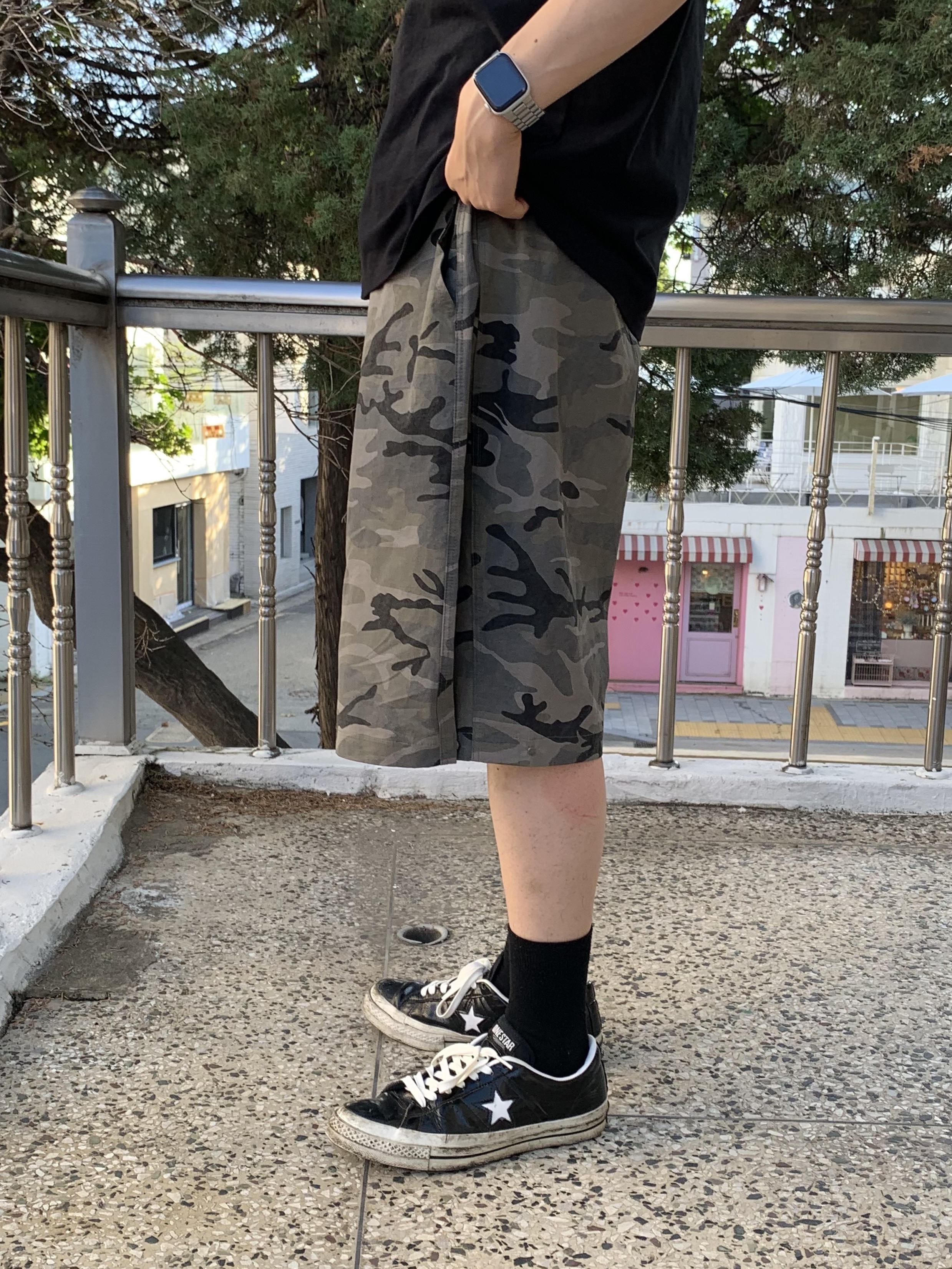 Converse One Star Ox HanByeol Black, Apple Watch SE 44mm GPS Silver Aluminum Case with Sport Band White (Korean Ver.) 착용 스타일 - 3