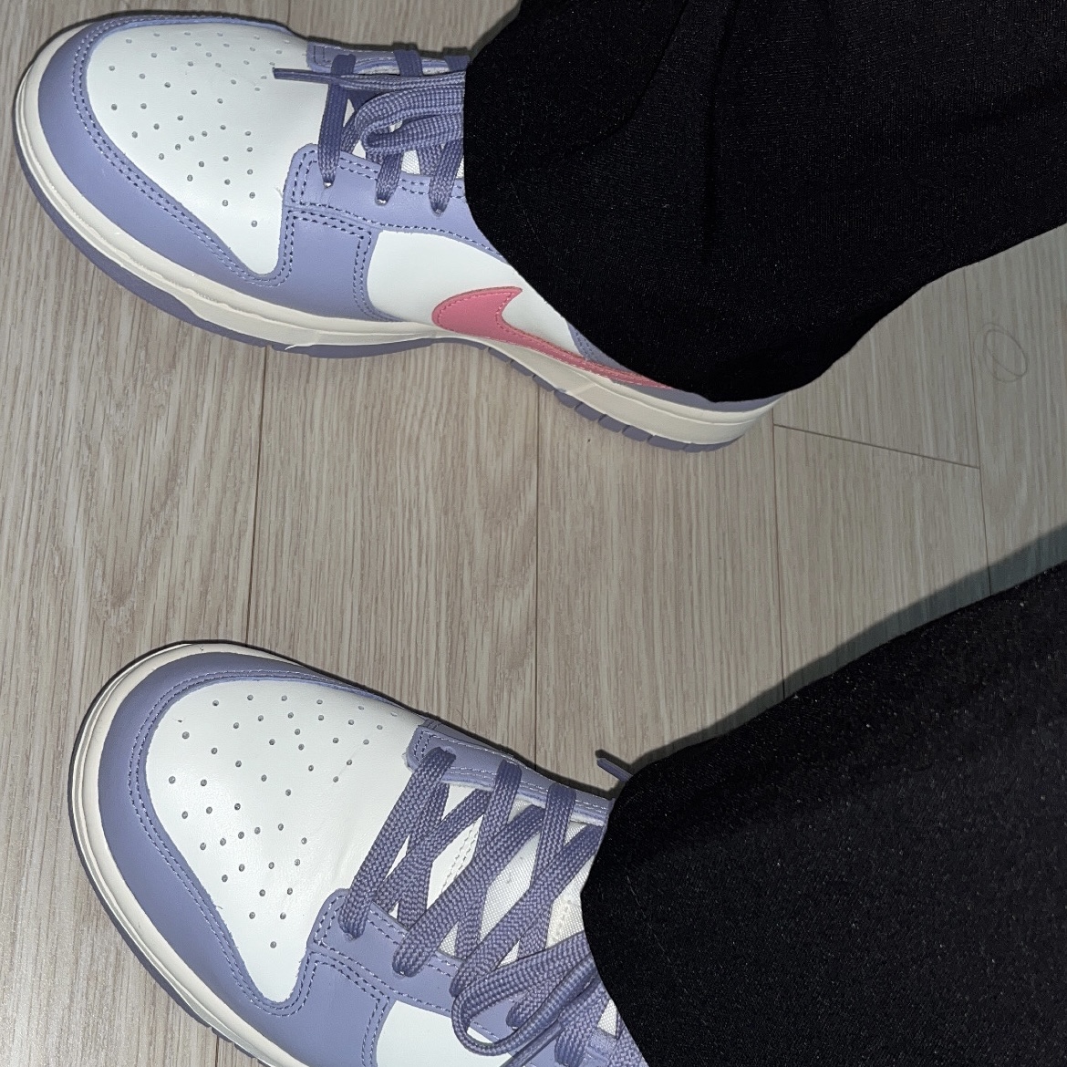 (W) Nike Dunk Low Indigo Haze Coral Chalk 착용 스타일 - 2