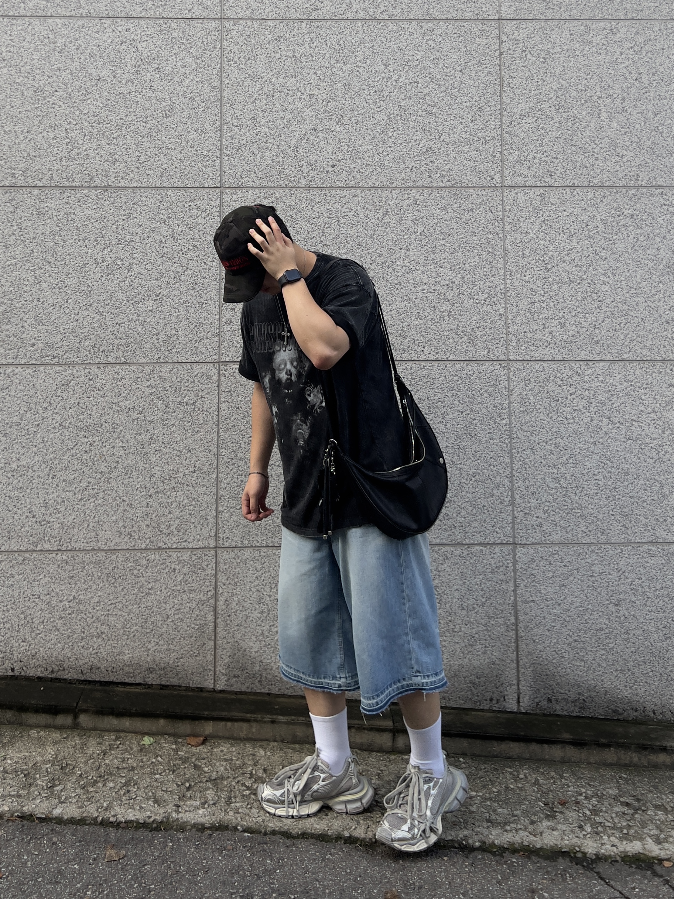 Balenciaga 3XL Sneakers Light Beige 착용 스타일 - 5