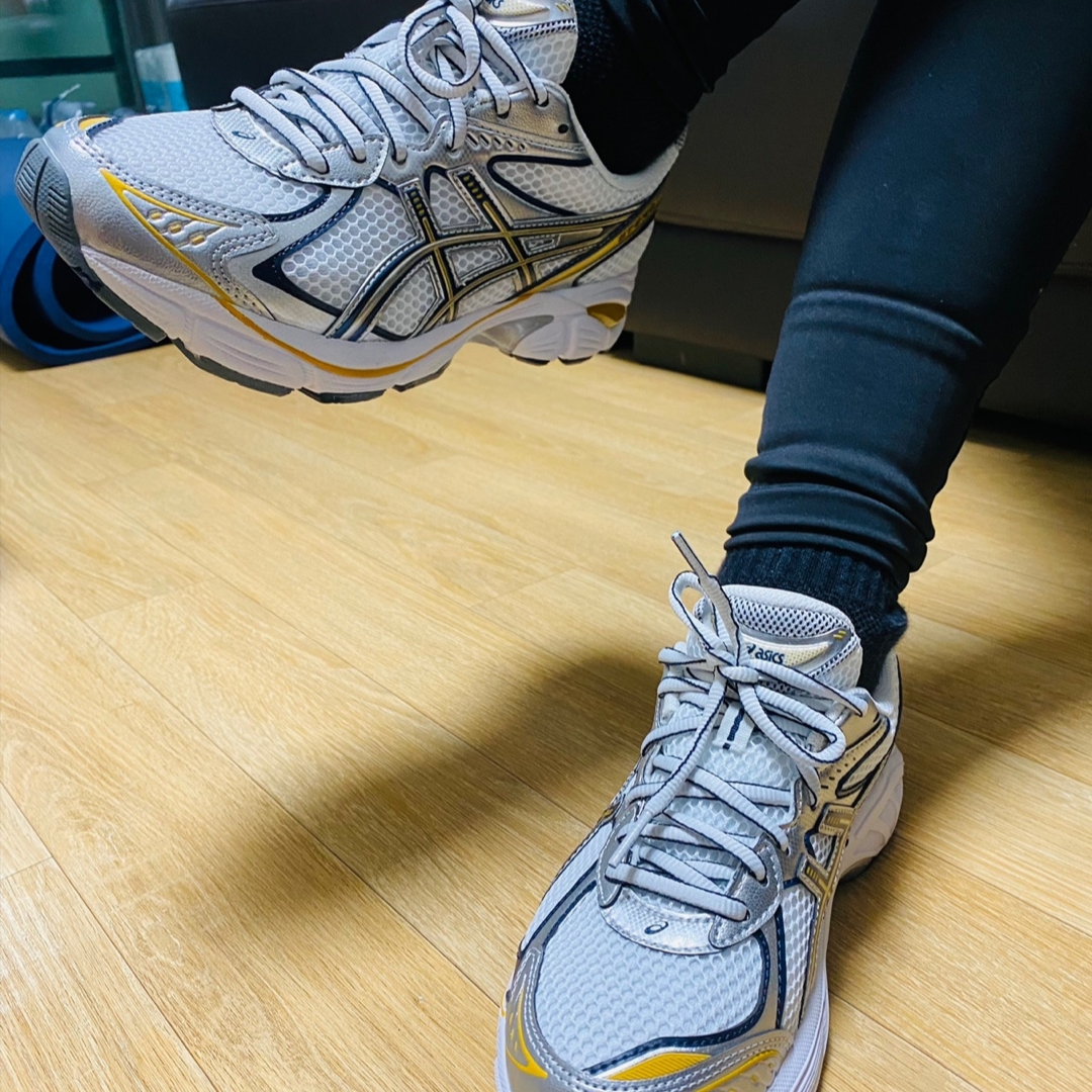 Asics GT-2160 White Pure Silver 착용 스타일
