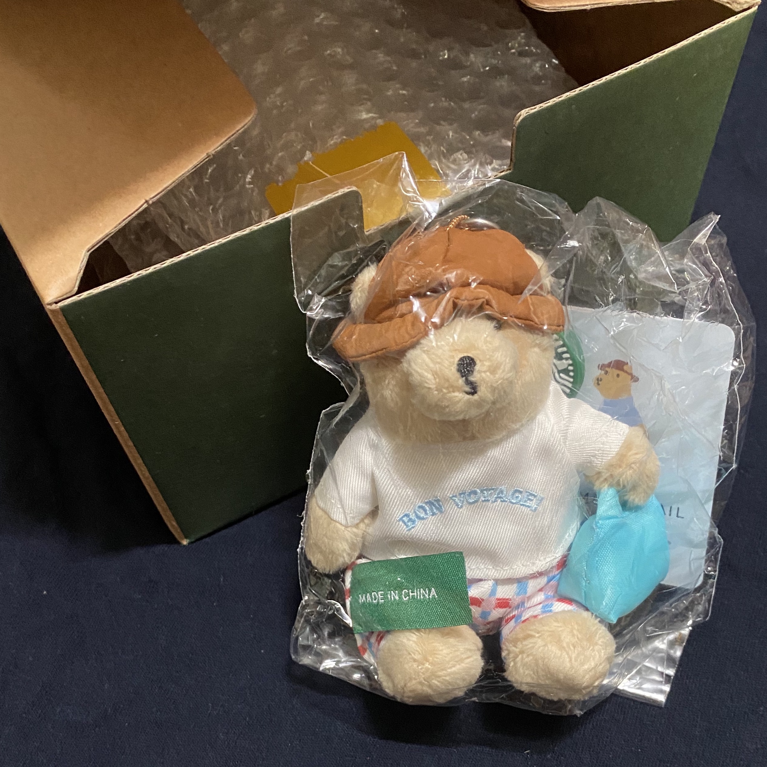 Starbucks x Warmgrey Tail 23 Summer Huggy Bear Keychain 착용 스타일
